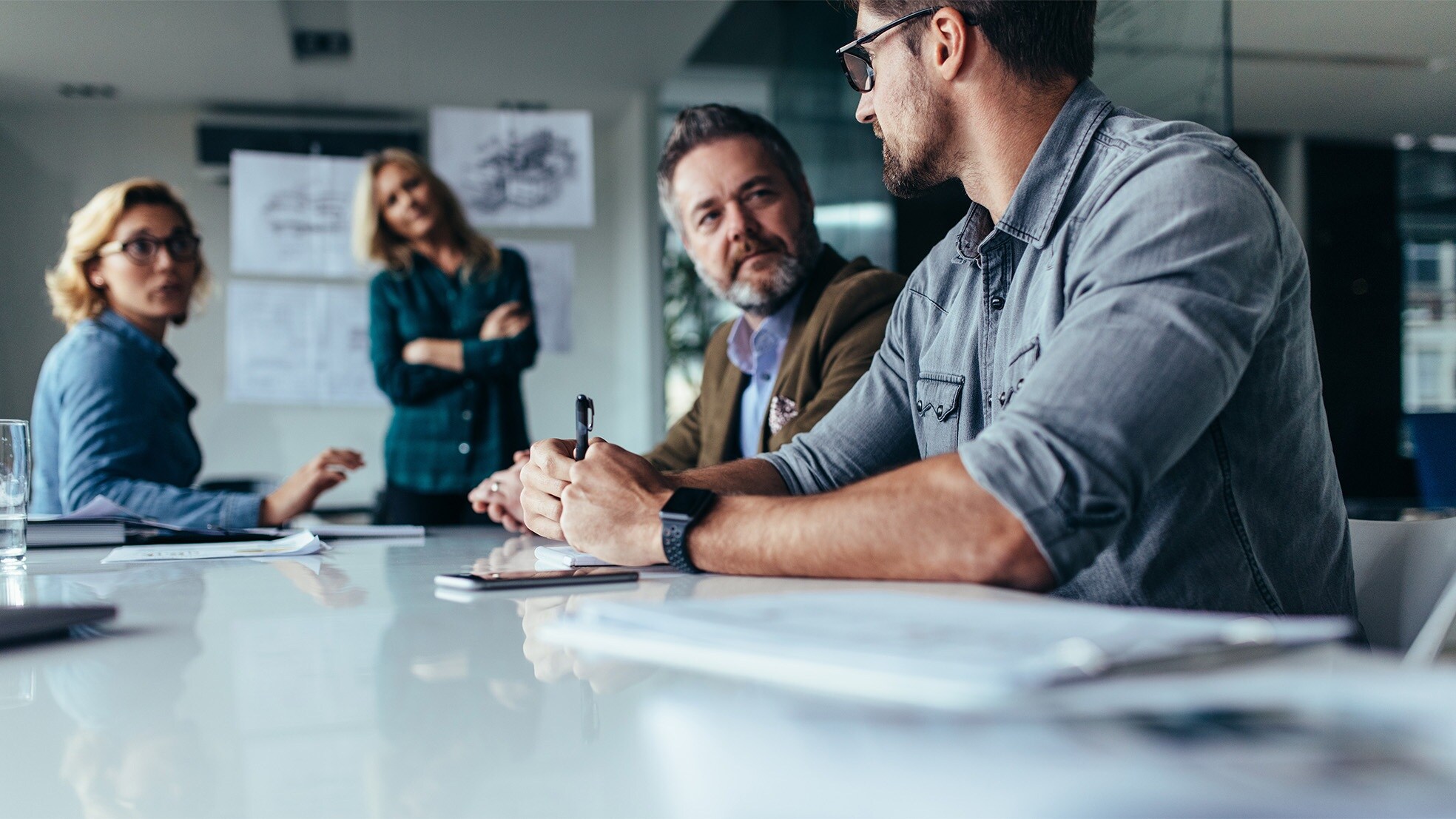 FNV wil dat werkgevers bewijzen dat vrouwen en mannen op de werkvloer gelijke lonen verdienen. (Beeld: Shutterstock)