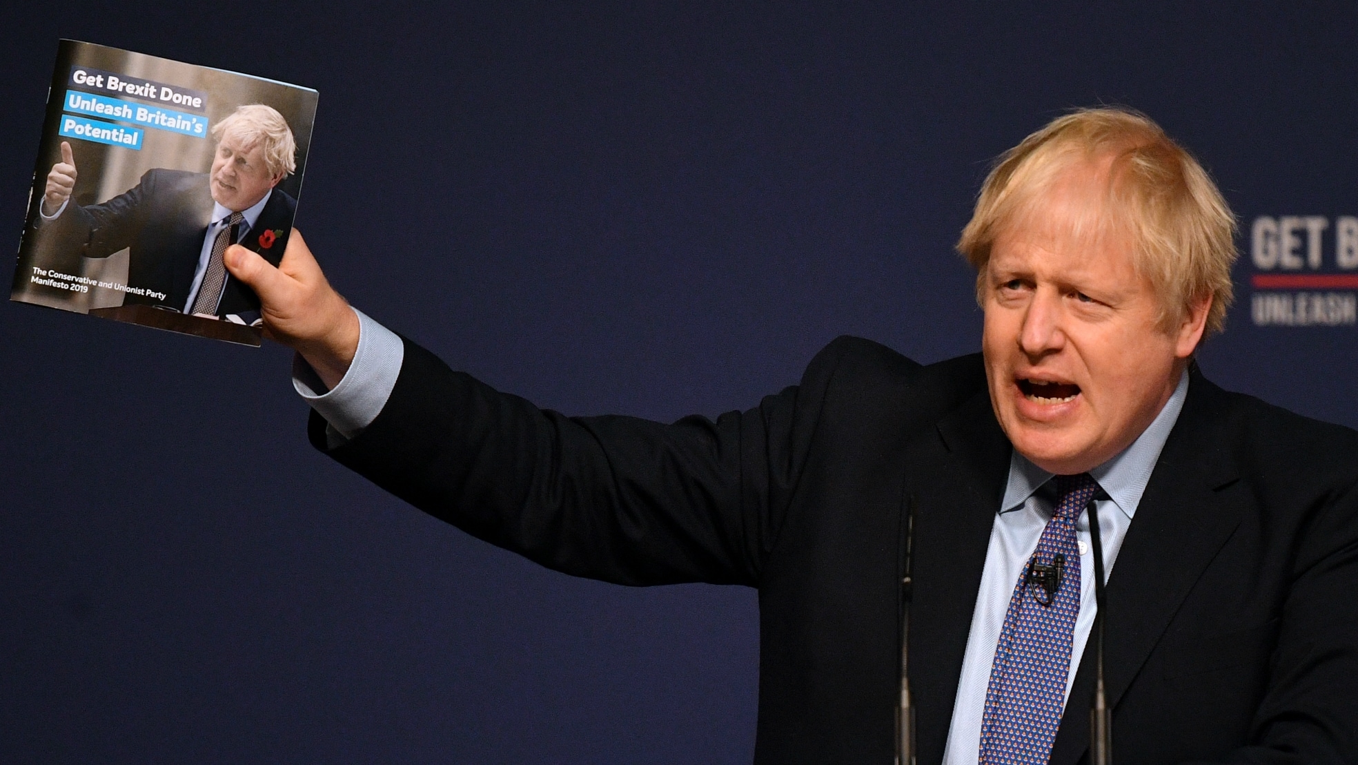 Premier Boris Johnson tijdens de presentatie van zijn verkiezingsmanifest, waarin Brexit centraal staat.