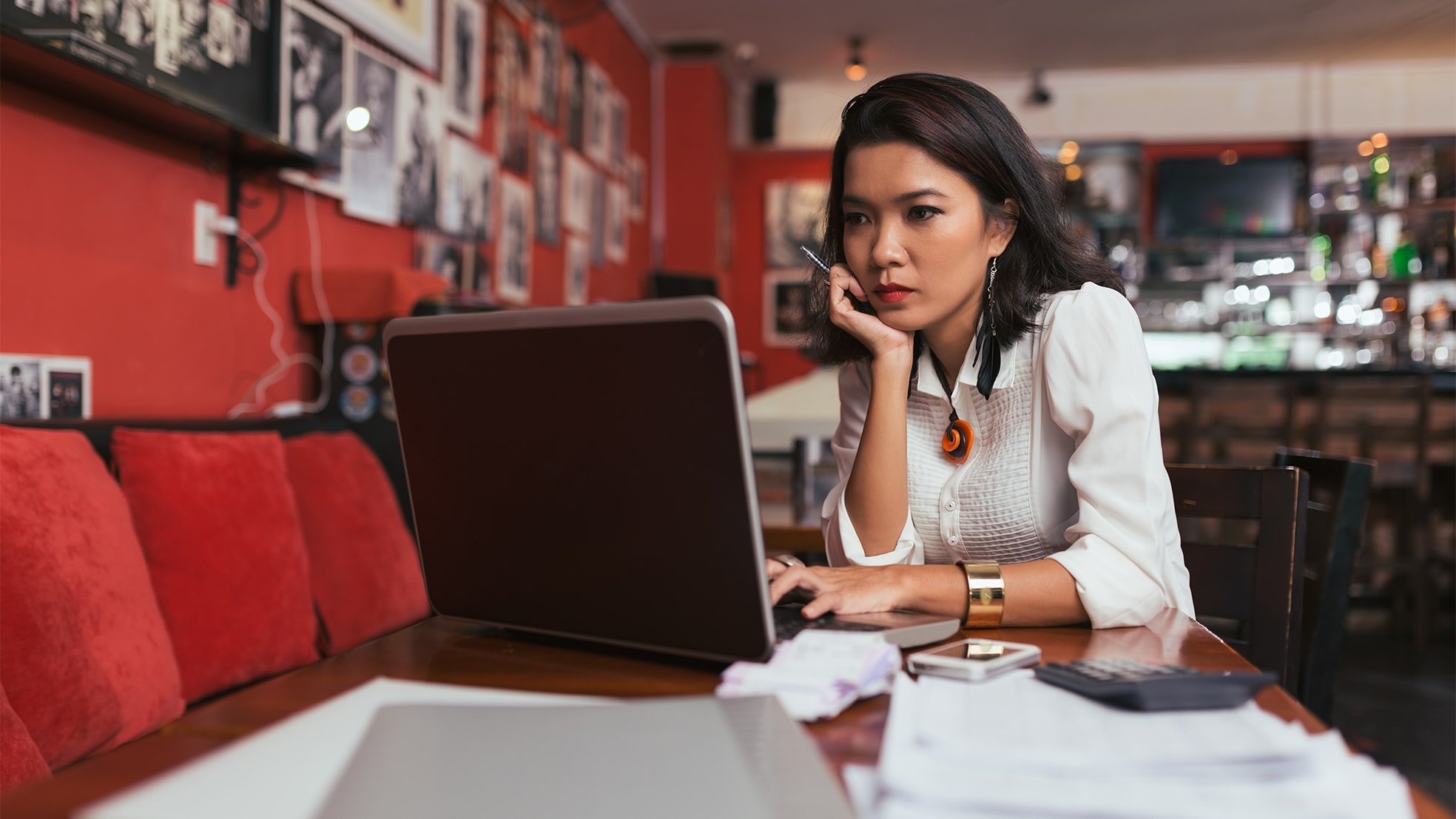 Zelfstandig ondernemers kunnen hun btw-id al doorgeven aan de boekhouder en aan leveranciers in binnen- en buitenland. (Beeld: Shutterstock)