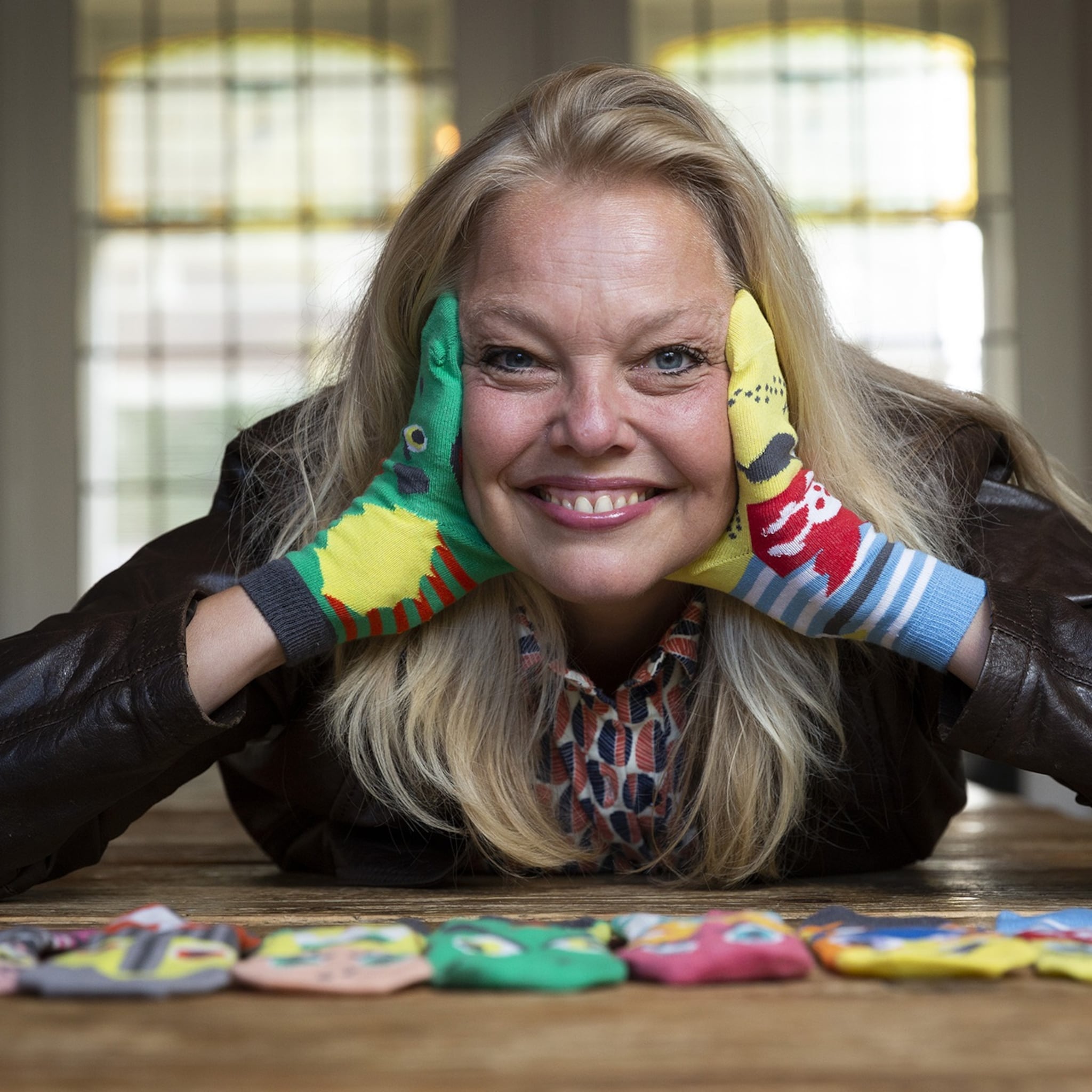 van ideetje tot internationale business zoetermeerse ondernemer scoort met sokpoppen