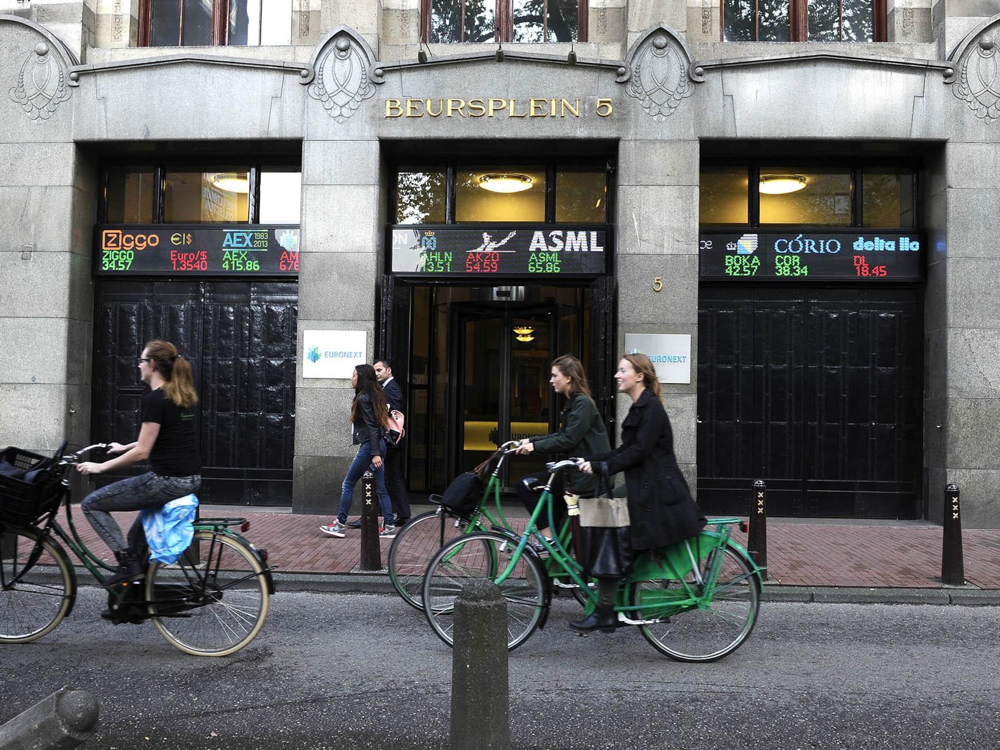 techbedrijf cm com stelt beursgang uit