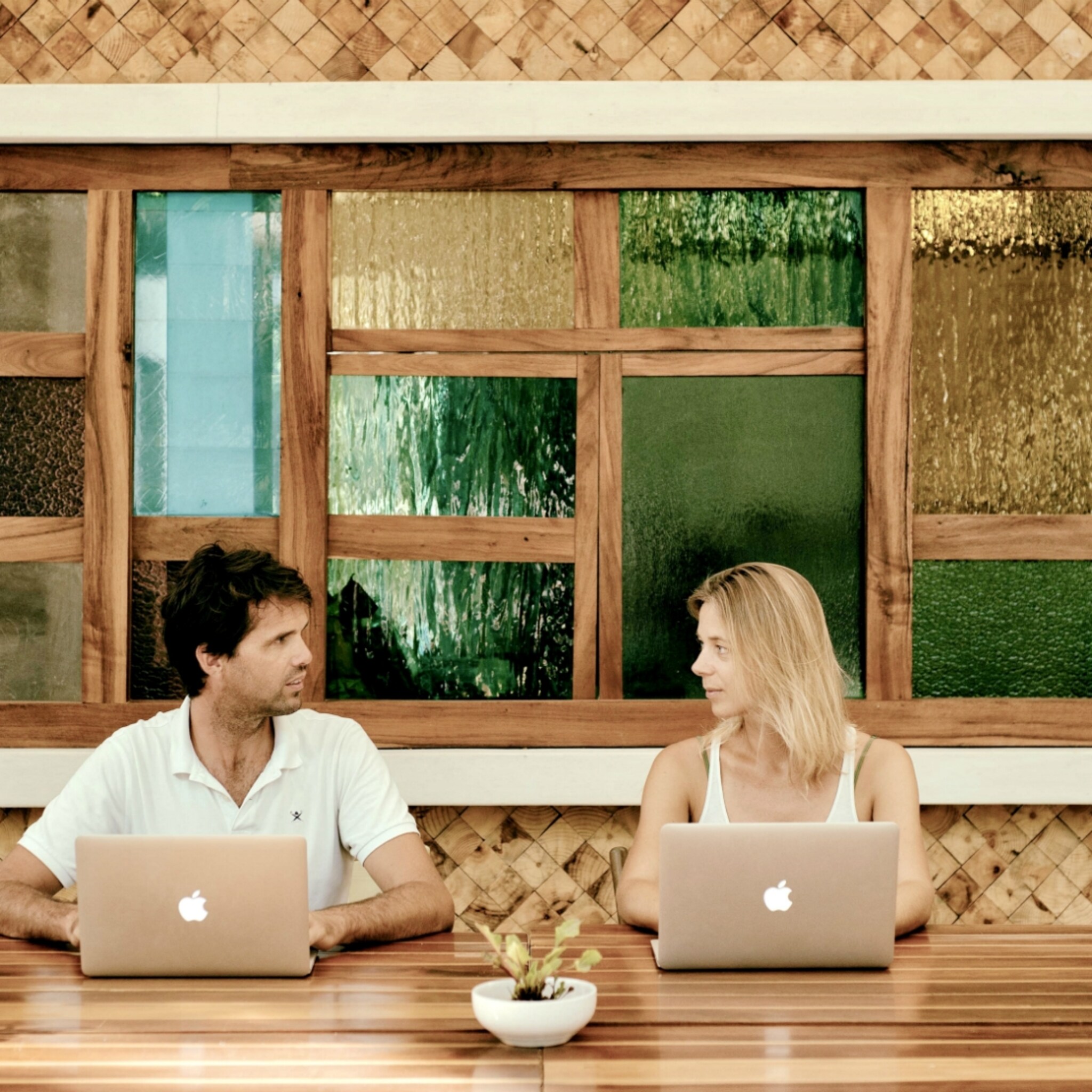 dutch nomad couple de triple double van de travelmarketing