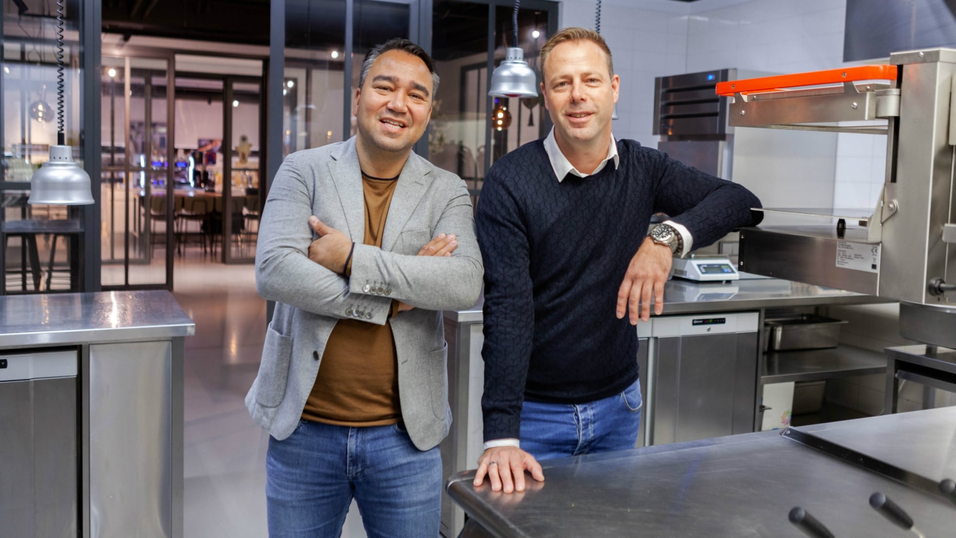 Chris van Alphen en Maarten Hogeveen, de oprichters en directie van JustHoreca.