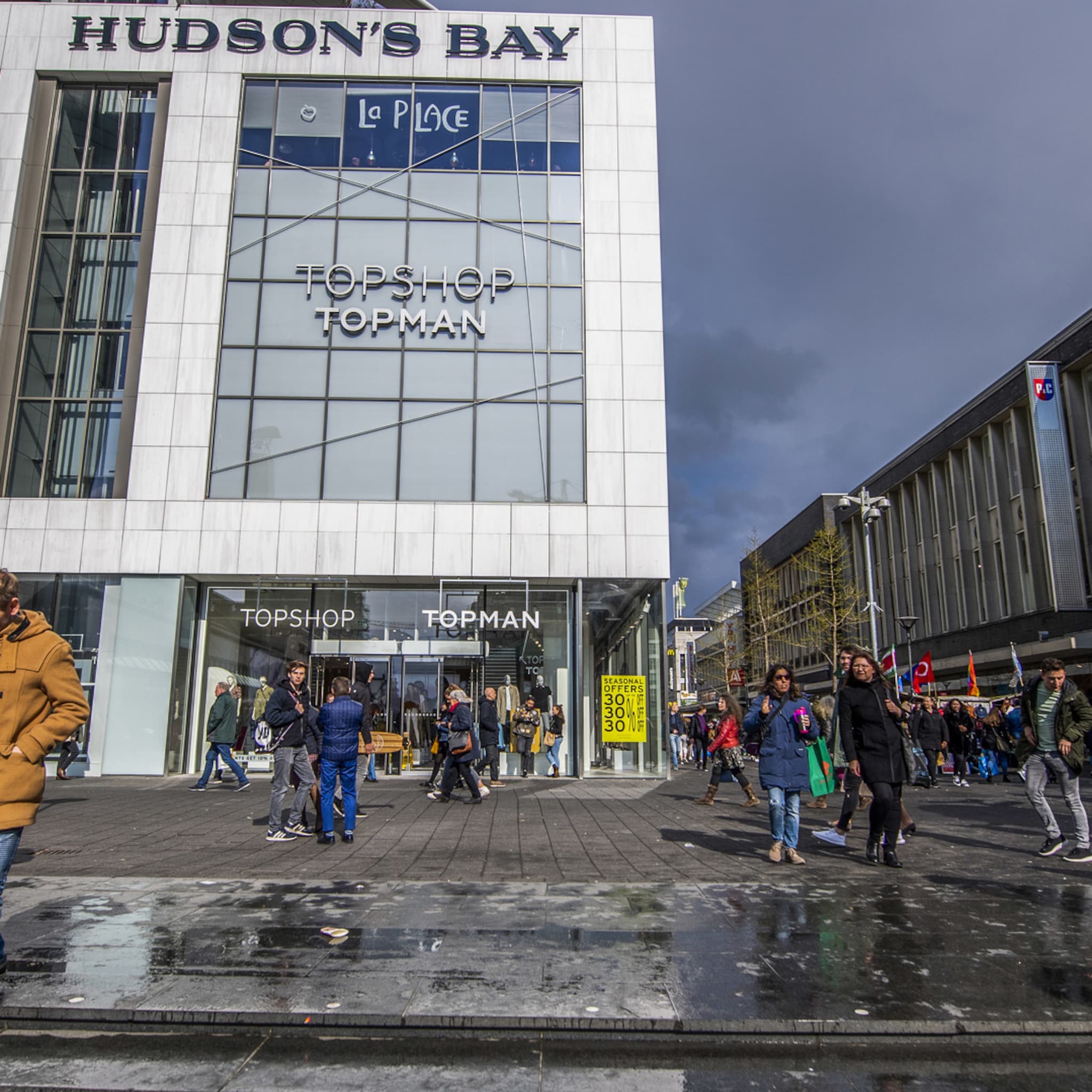 geldschieter voor noodlijdend hudson s bay water naar de zee dragen