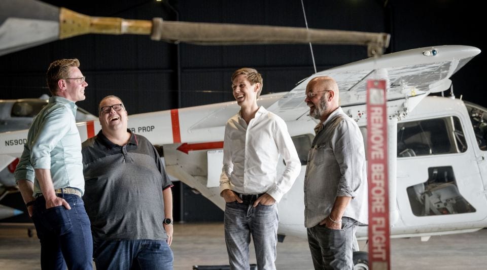 Aarnink, Van den Brink, Van Beelen en Zelten (v.l.n.r.) terug in Skydeck Teuge waar Print.com vorm kreeg. Foto: Emiel Muijderman