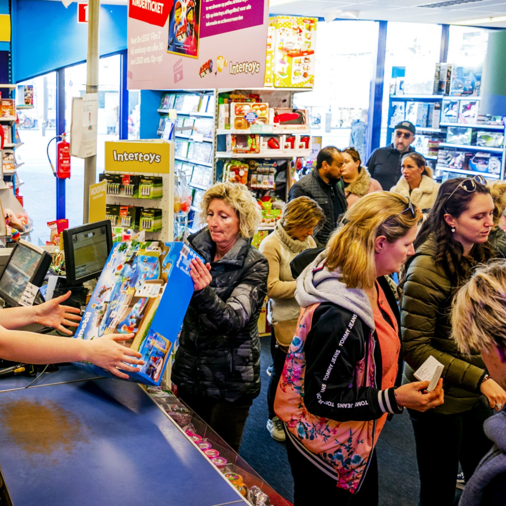 intertoys zoekt kapitaal problemen met bevoorrading winkels