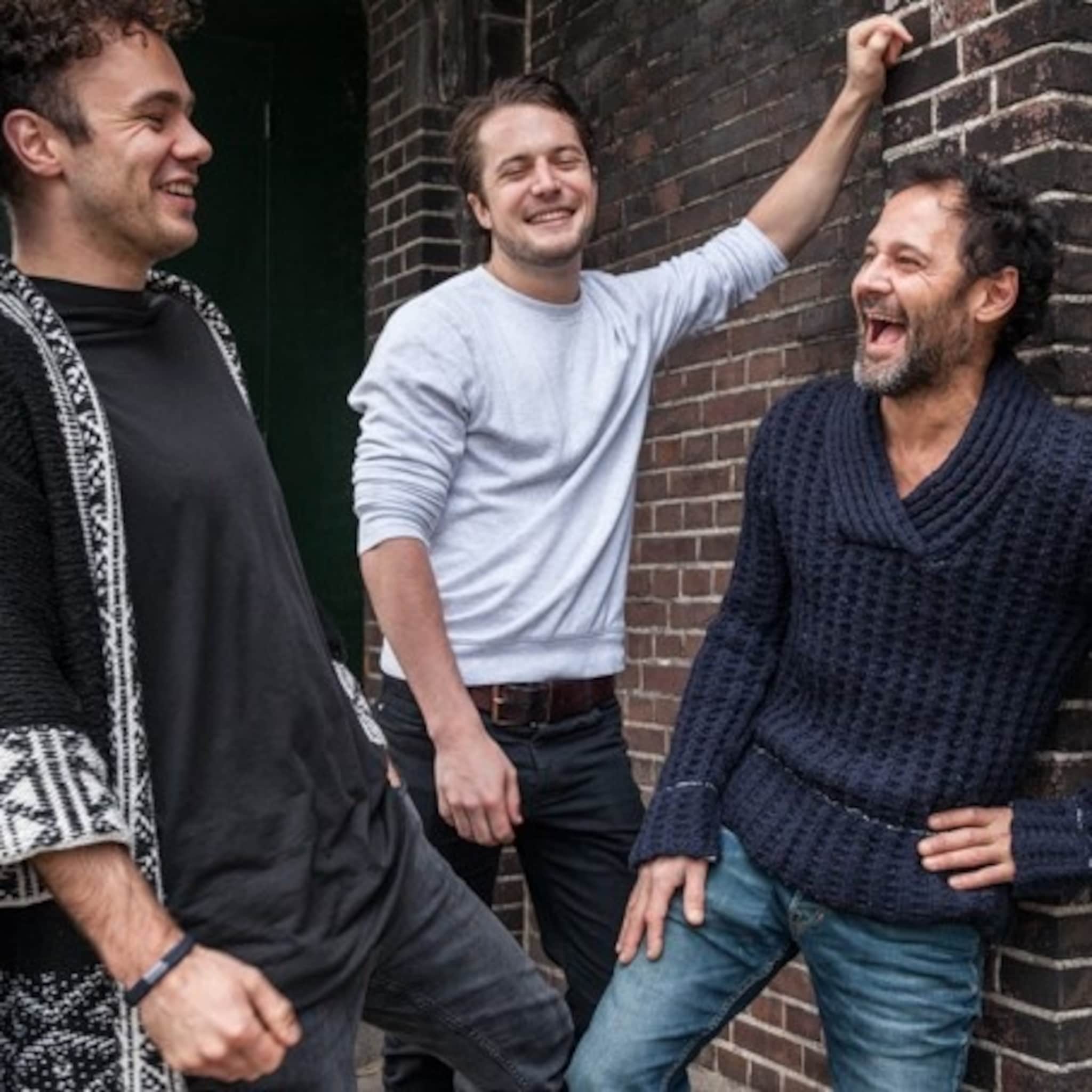 jonge start up met oeroud product stokers openen eigen distilleerderij
