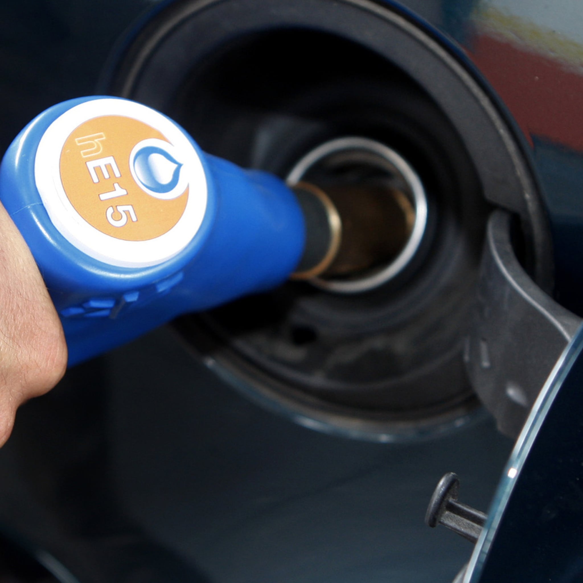 dit is waarom je je auto niet moet voltanken bij tropische temperaturen