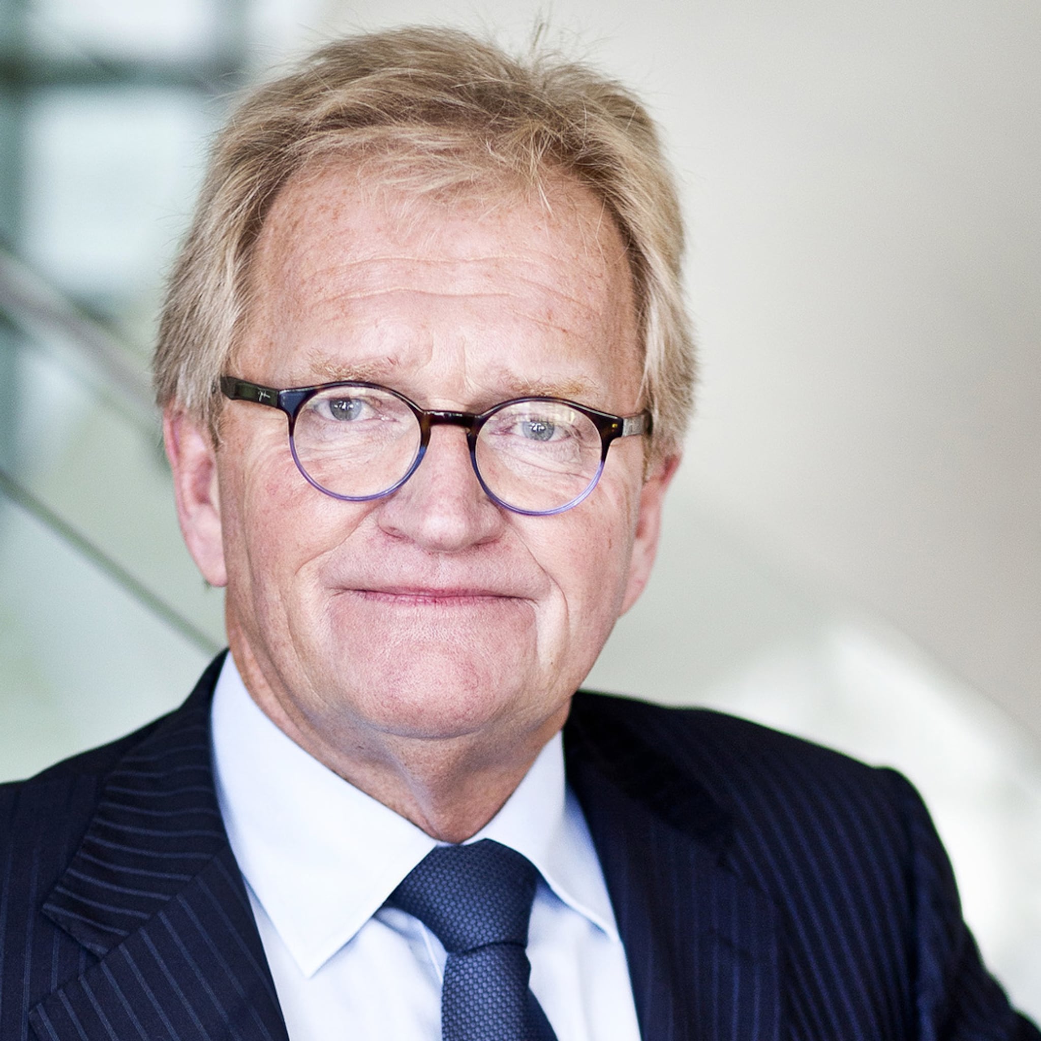 hans de boer vno ncw zeer kritisch over loon uitspraken rutte