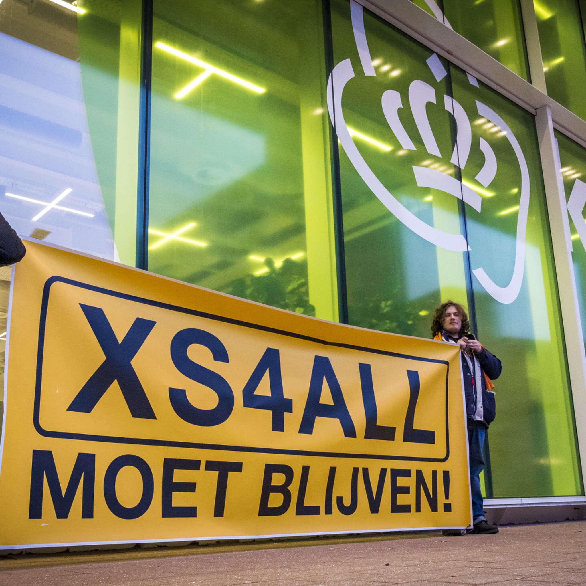 kpn kijkt toch naar alternatieven xs4all
