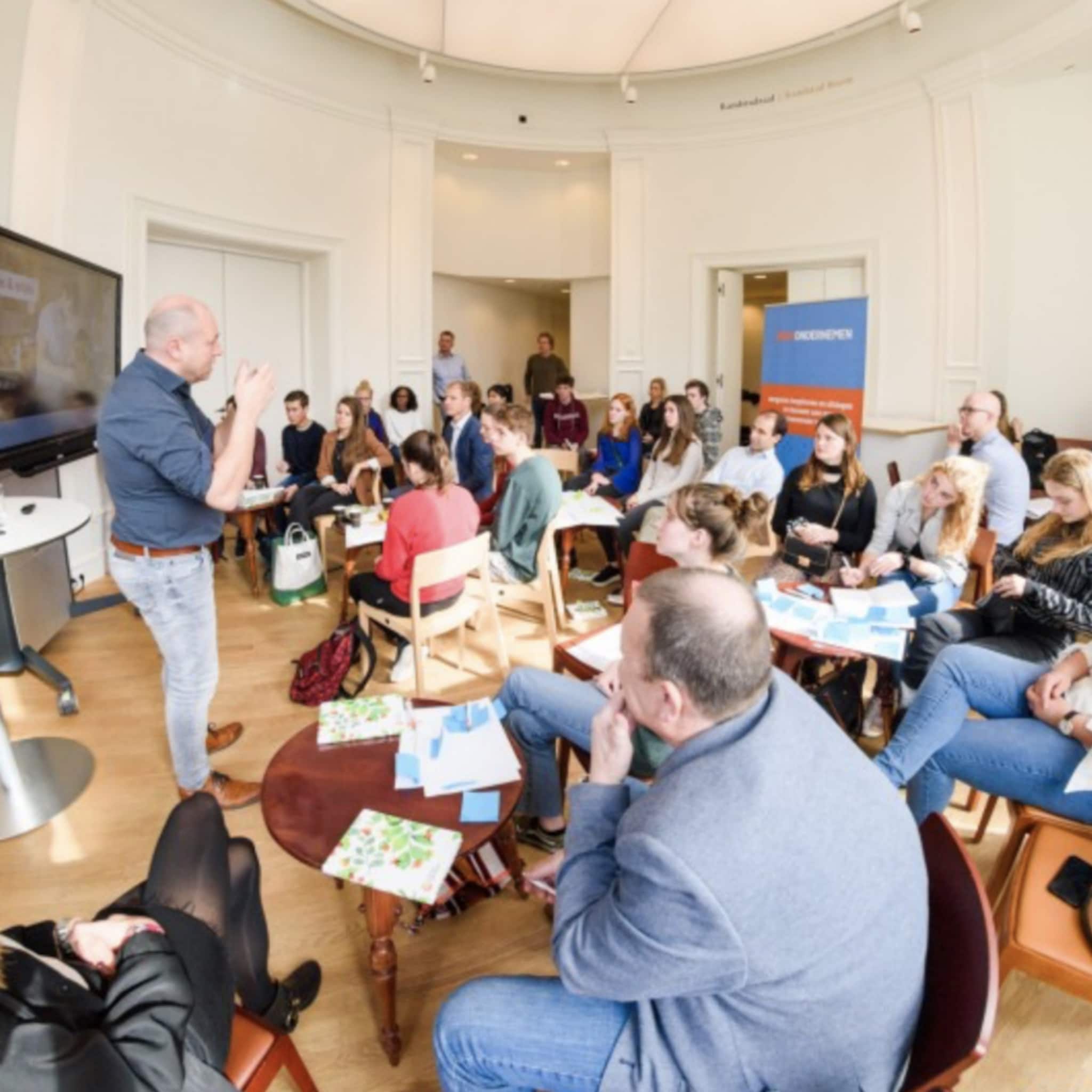 samenwerking de ondernemer en jong ondernemen
