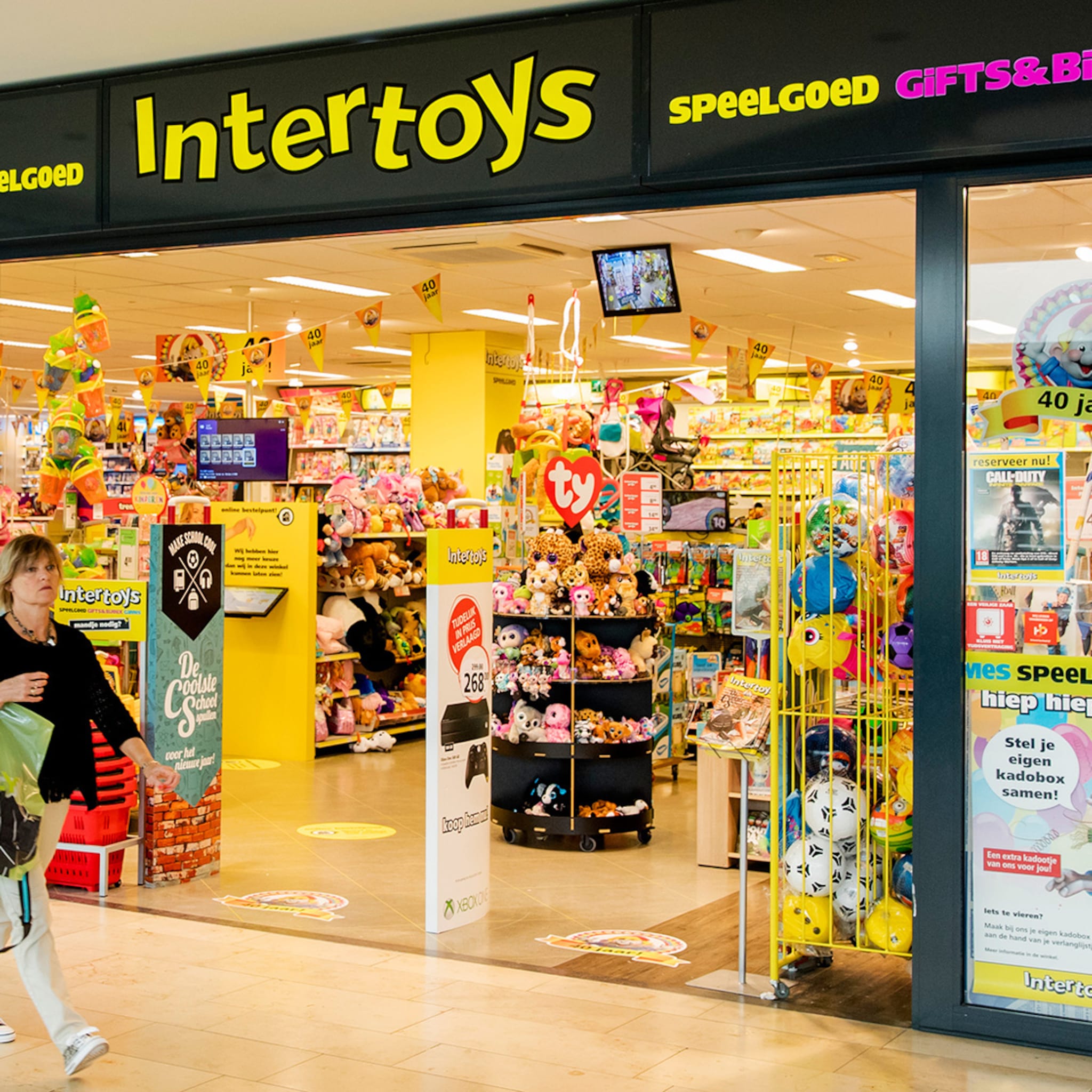 intertoys maakt doorstart