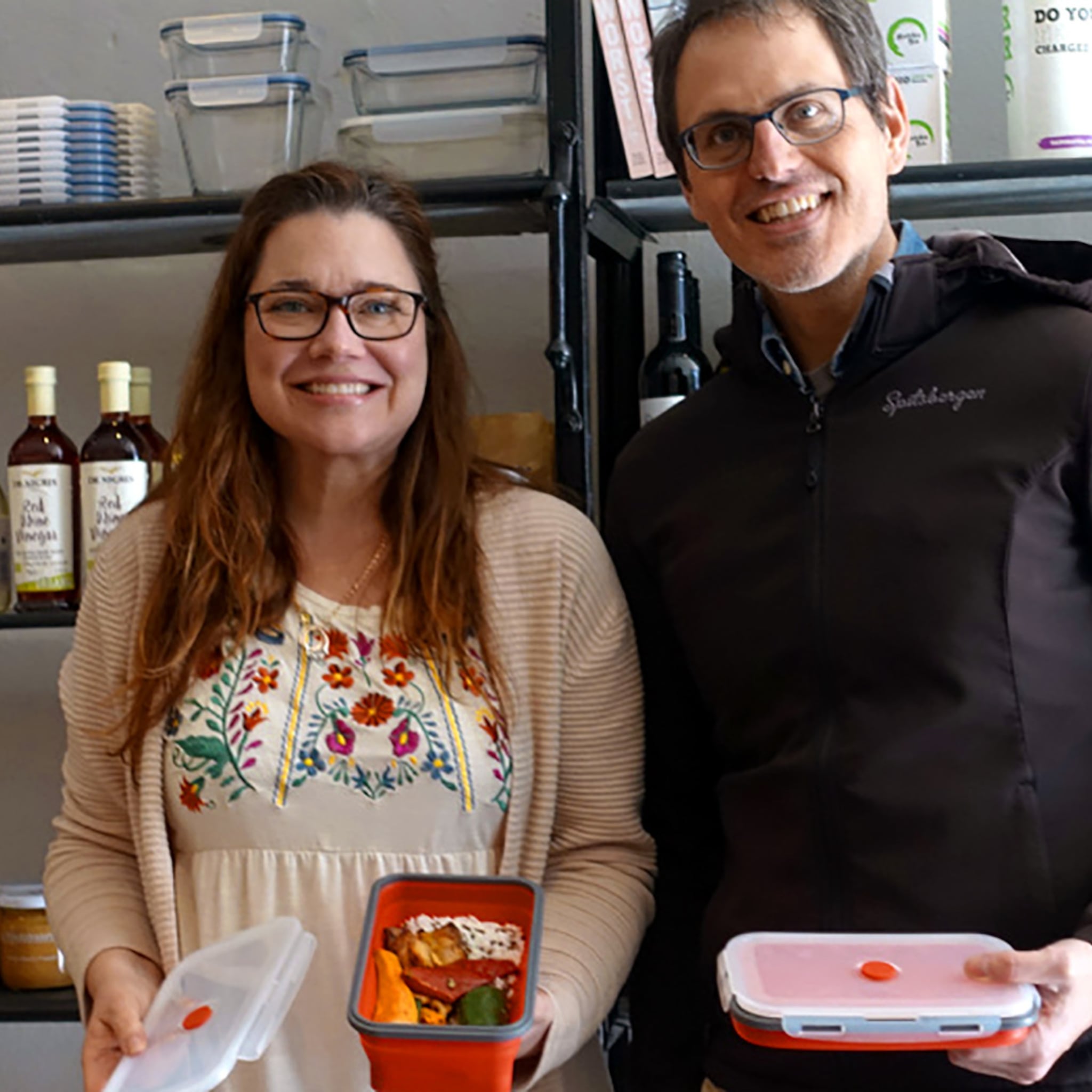 echtpaar zet streep door topbaan en gaat strijd aan tegen wegwerpplastic