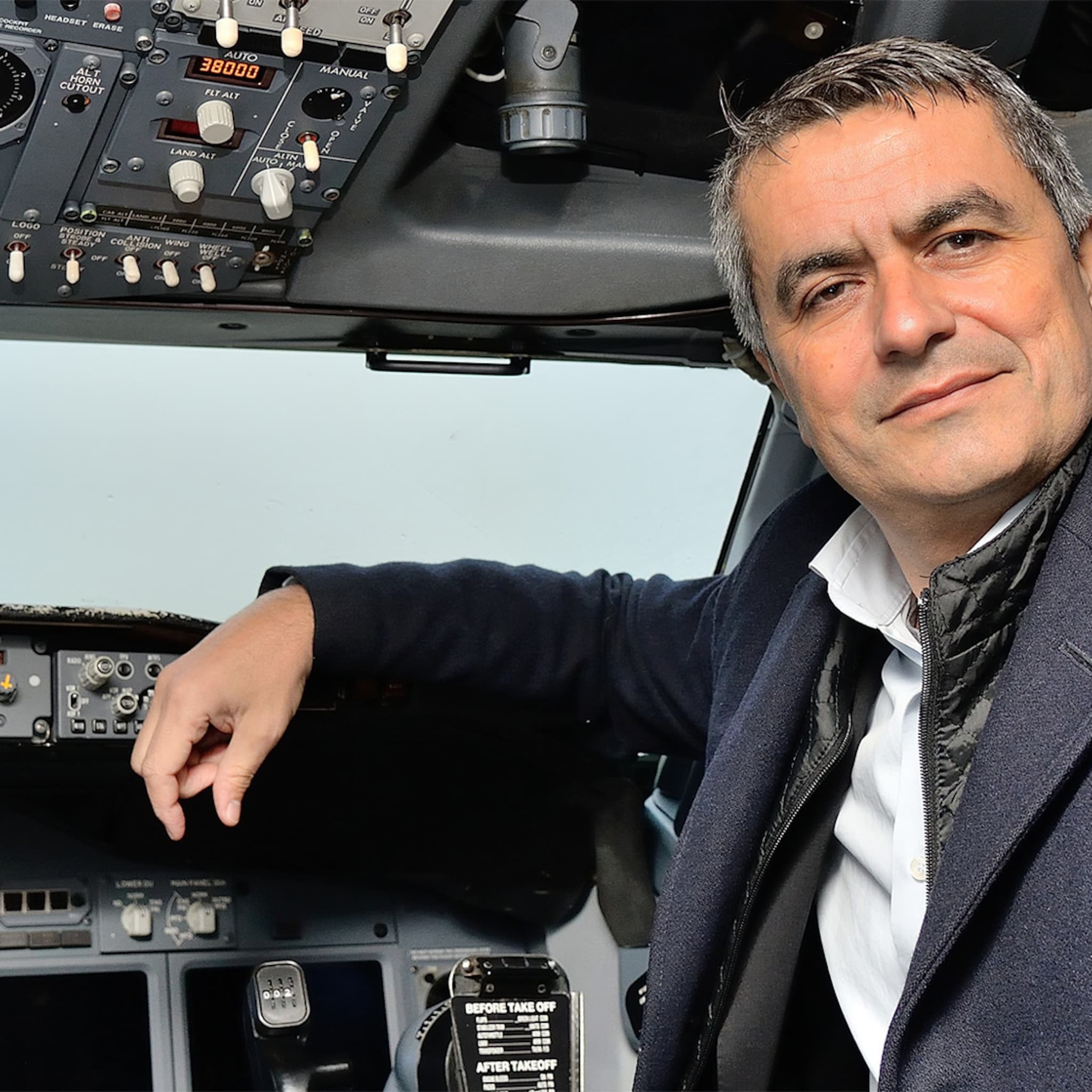 atilay uslu corendon alles rondom luchthaven lelystad is een soap