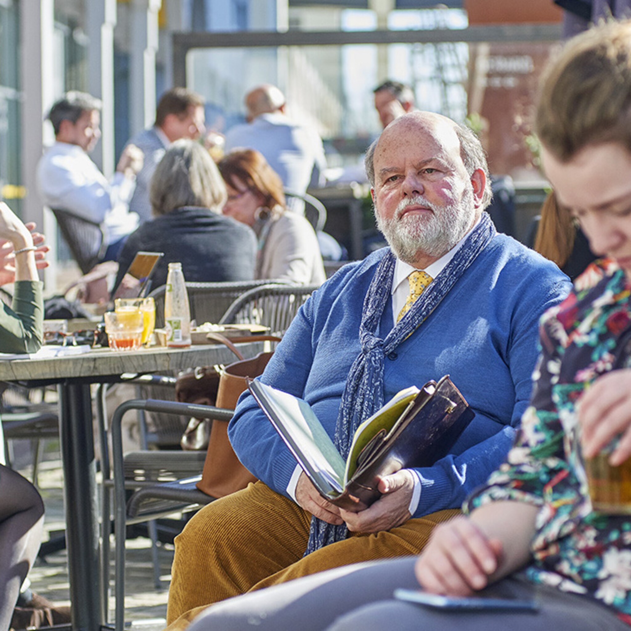 millennials zijn multitaskers met een enorm netwerk