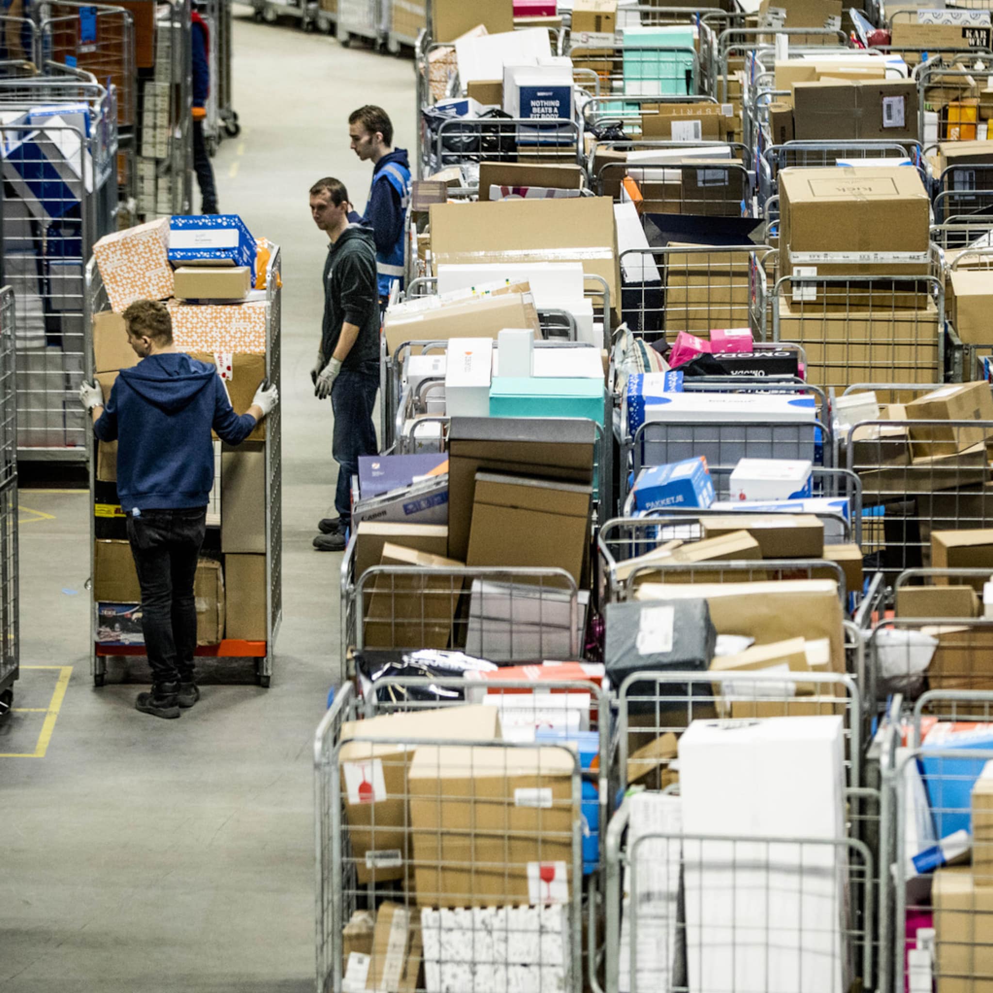 twentse webwinkel grijpt in 2 95 per retourzending