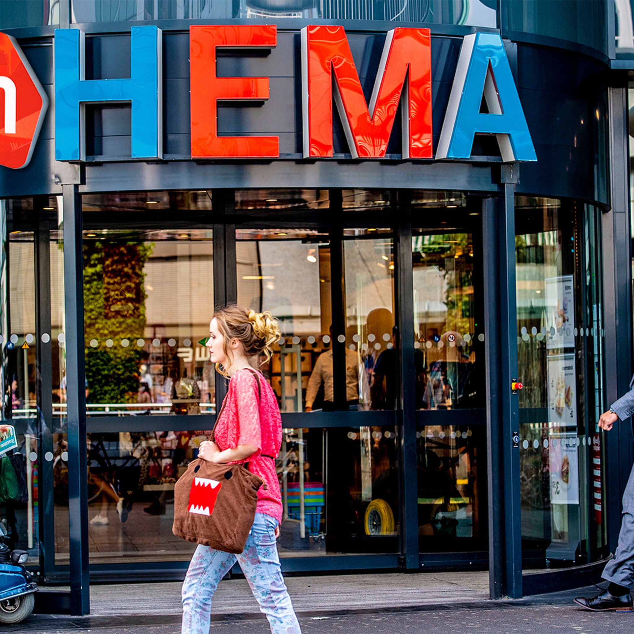waarom vooral de hema kan profiteren van vrijage met albert heijn