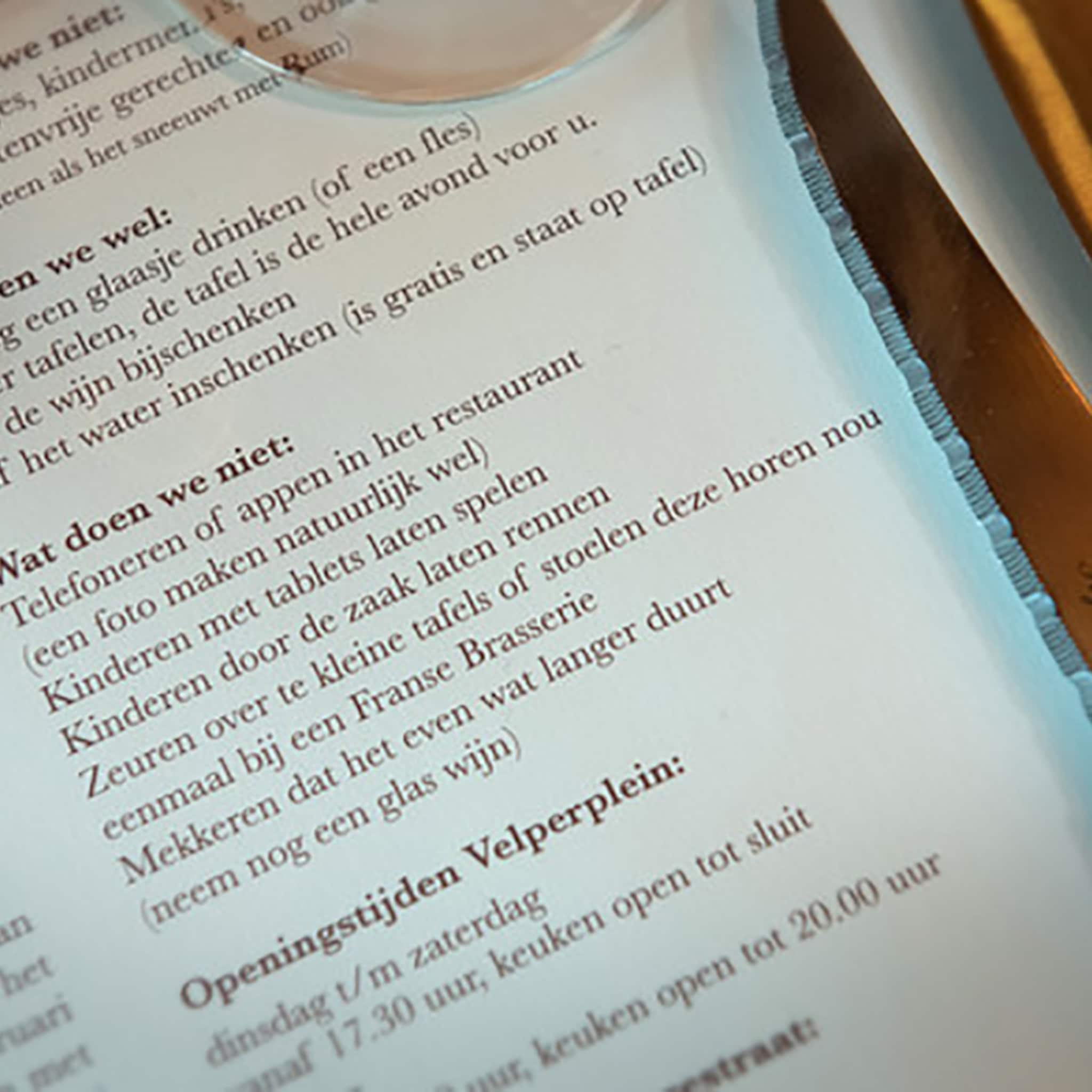 whatsappen in dit restaurant dan ga je maar thuis eten