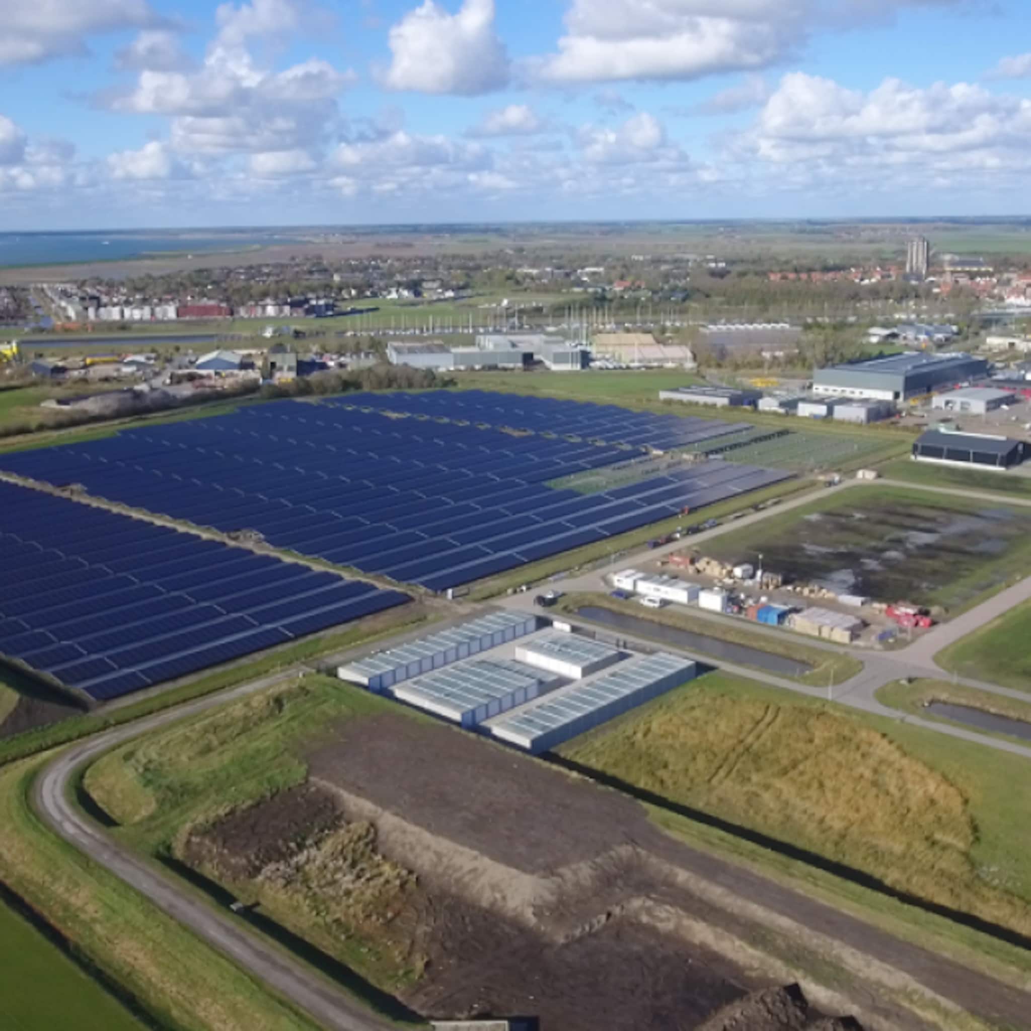 twaalf voetbalvelden groot zonnepark zierikzee