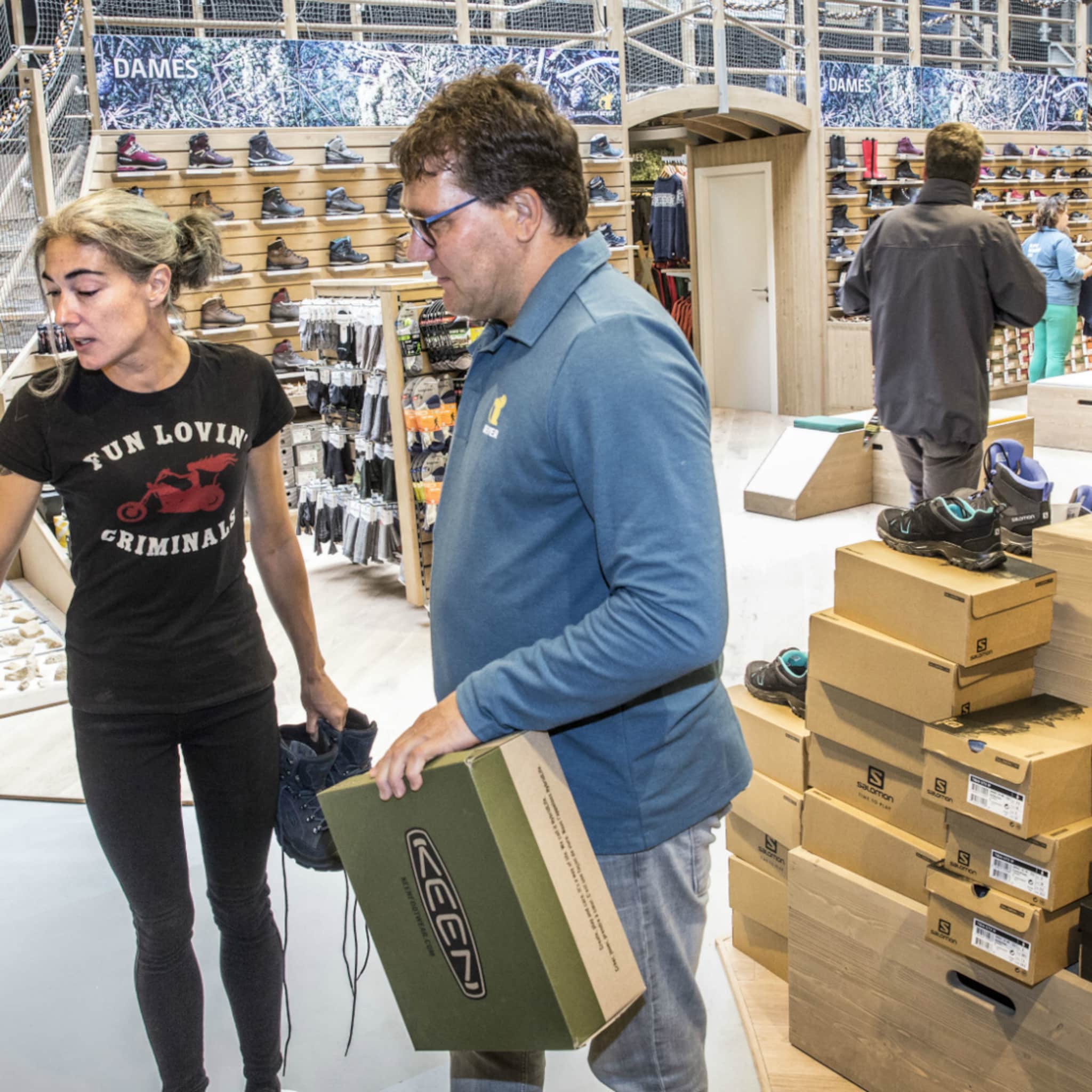 waarom de nieuwe generatie consumenten toch fysieke winkels wil