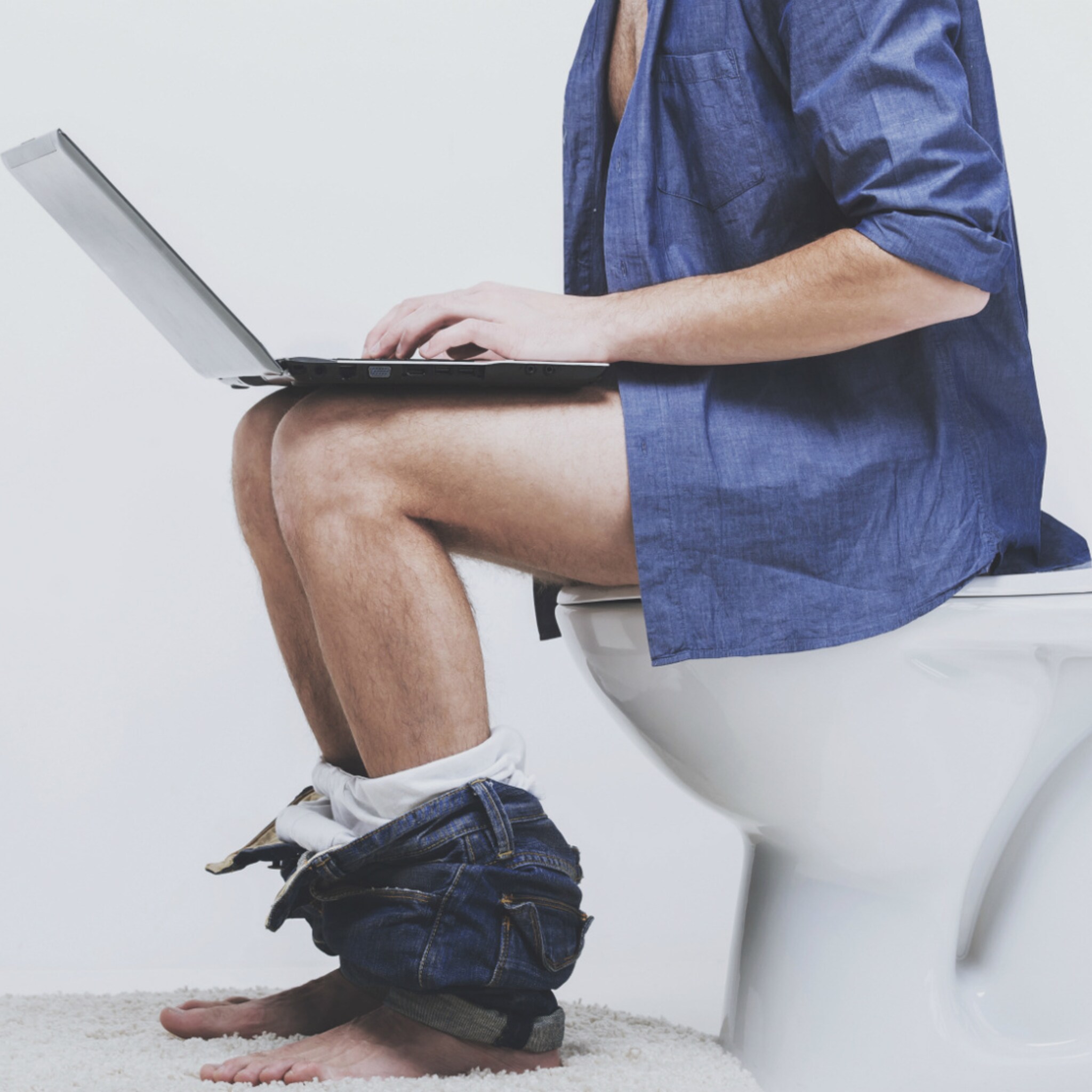 plasketting of loon inhouding absurd plaspauzebeleid op de werkvloer