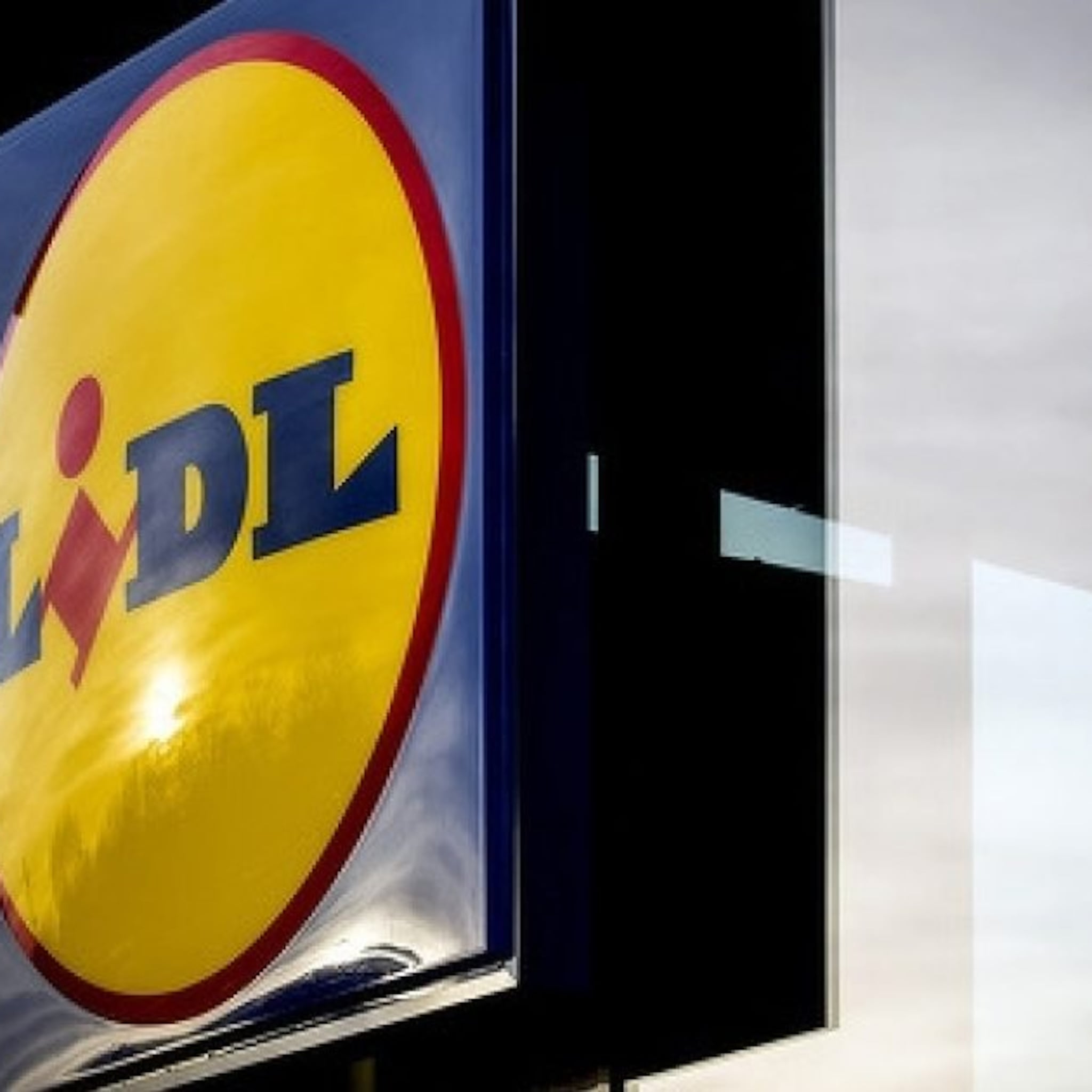 lidl pakt intern e mailen aan s avonds en in weekend komen mails niet aan