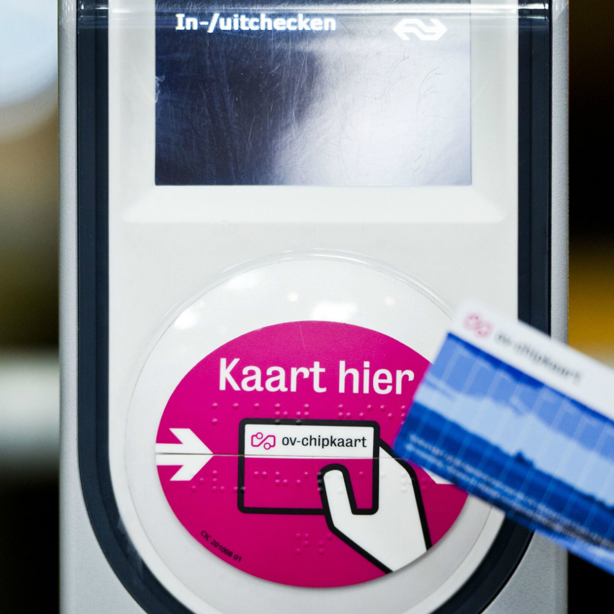 bedrijven geven steeds vaker ov jaarkaart in plaats van auto van de zaak