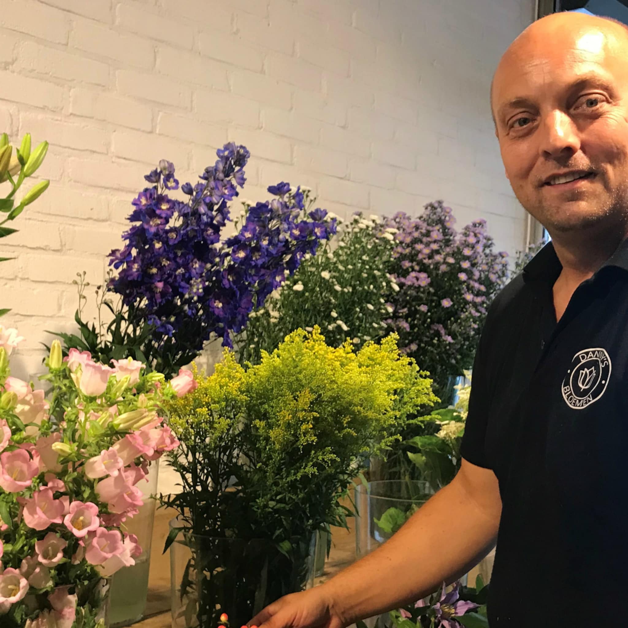 waarom deze bloemist met dit warme weer liever geen bloemen verkoopt