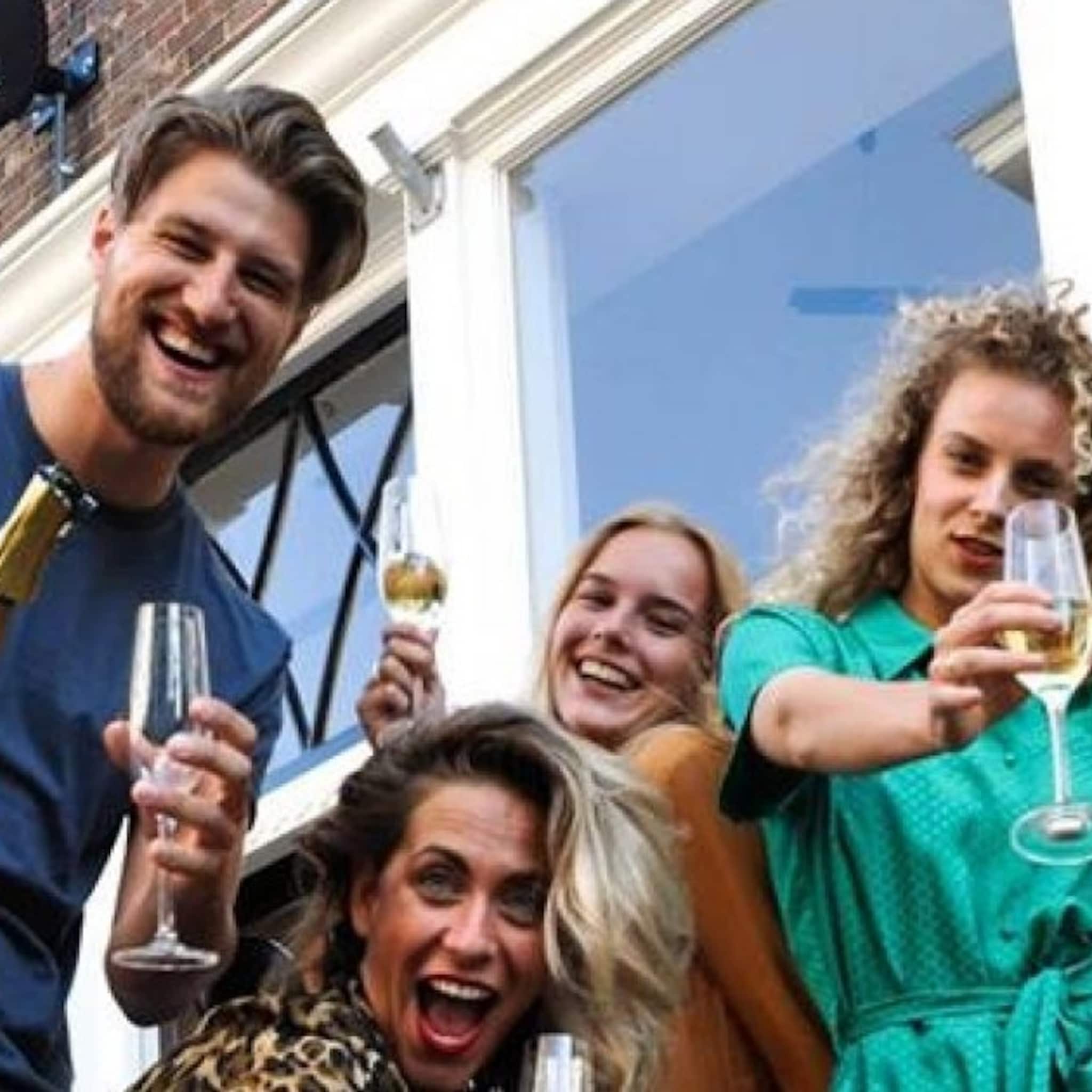 zo blinkt de prijswinnende kledinghotspot roots uit in originaliteit