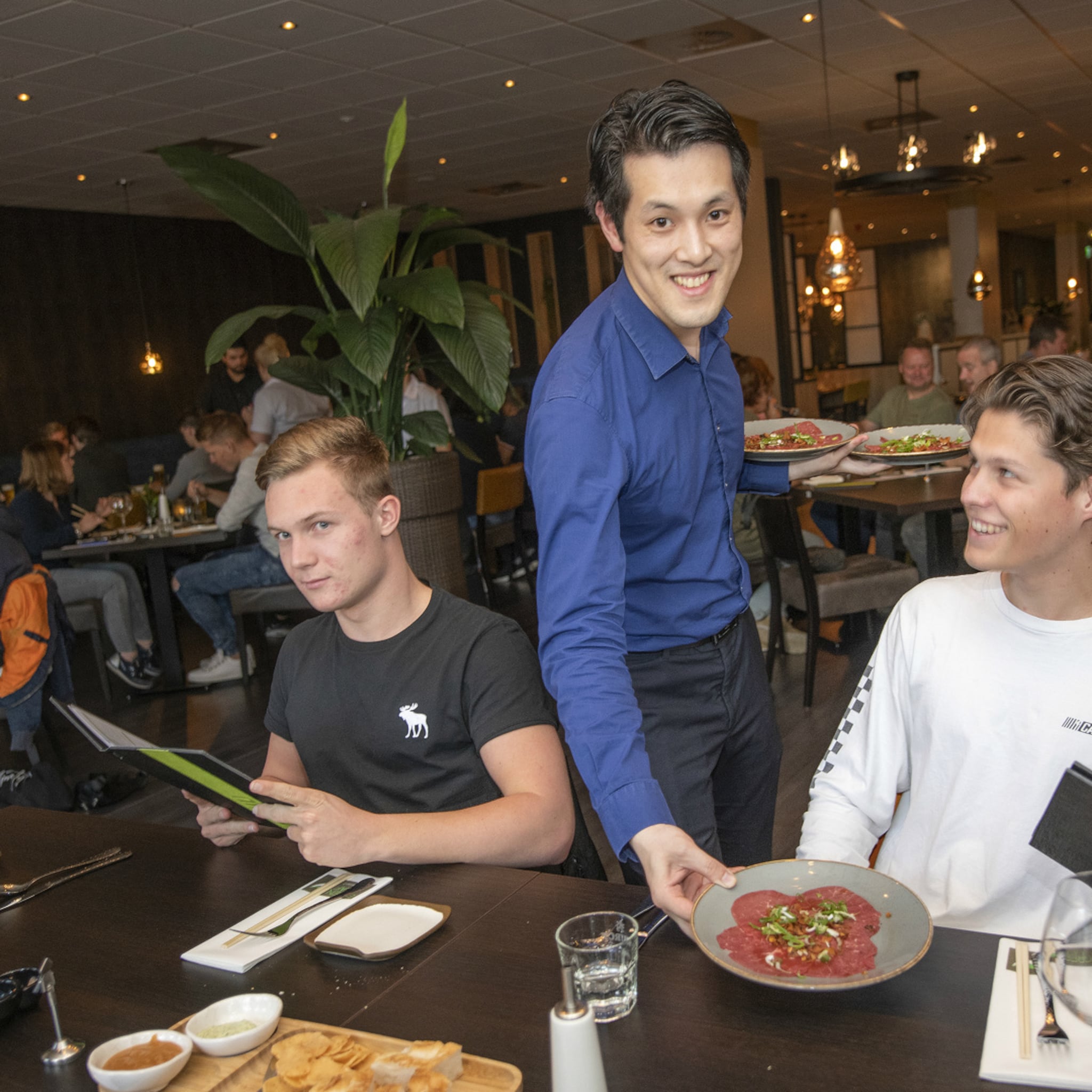centrum van apeldoorn krijgt met green leaf nieuw aziatisch restaurant