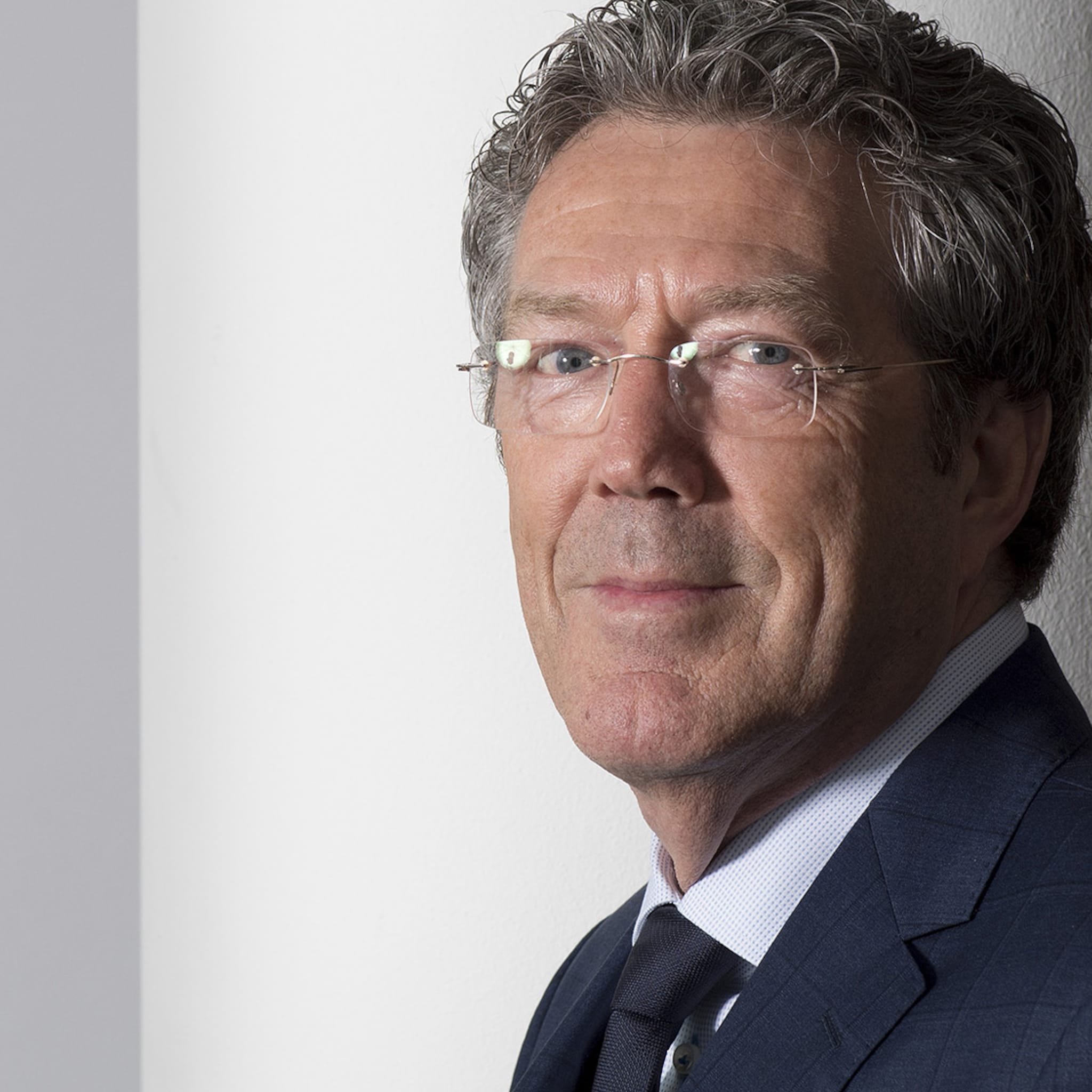 hoe deze man jou aan bedrijfsfinanciering kan helpen