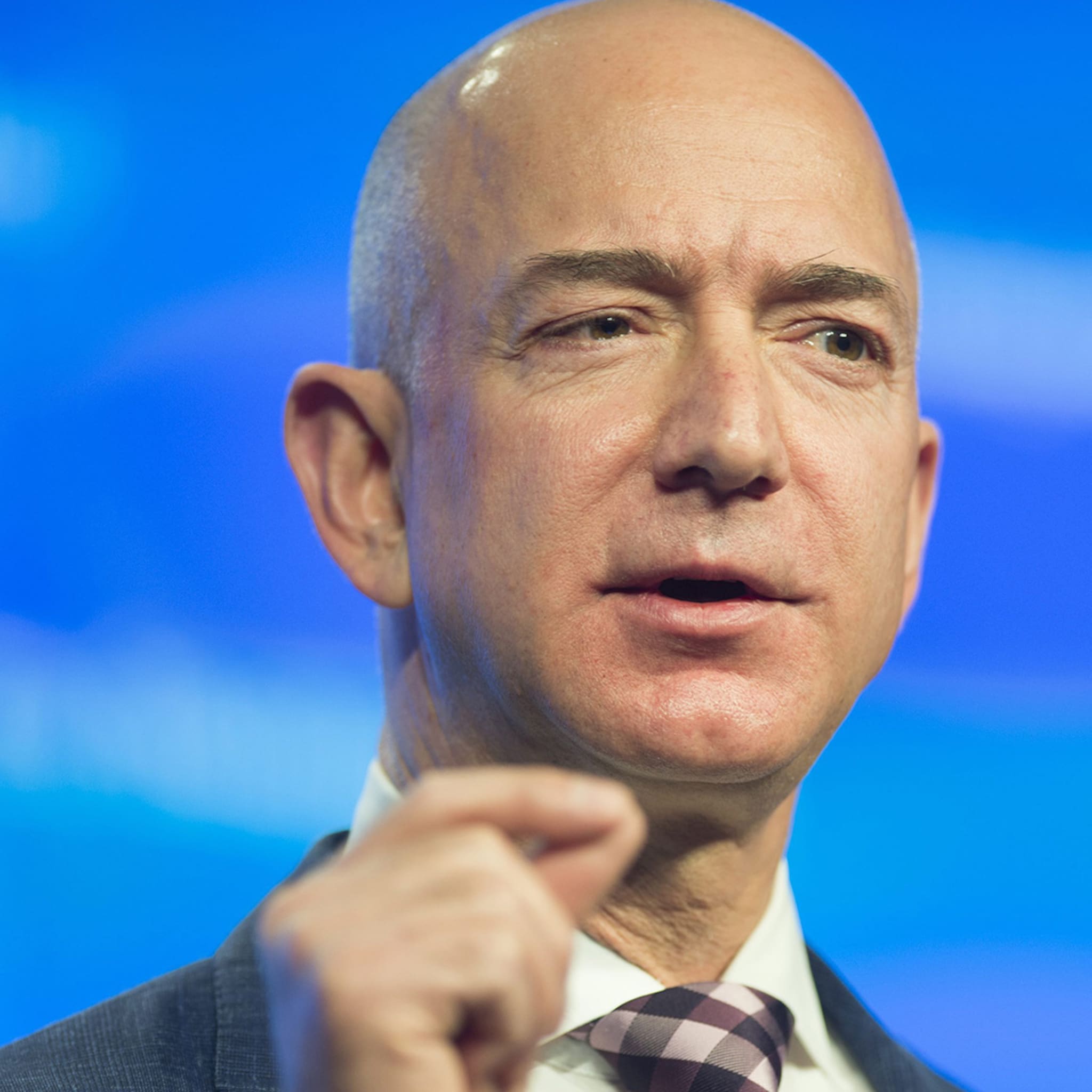 amazon duwt microsoft uit top drie van waardevolste merken ter wereld