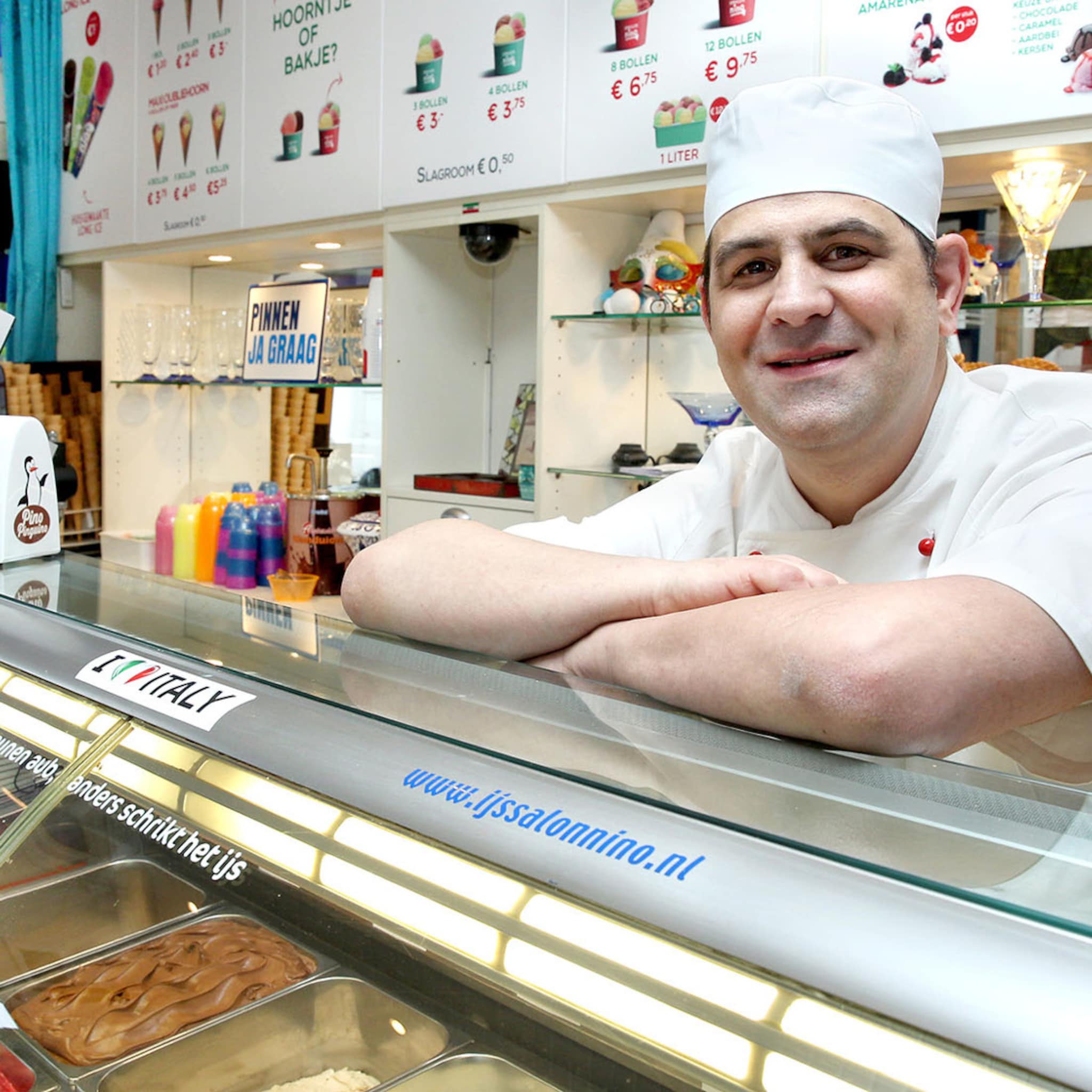 rotterdamse antonino cosentino is gelukkig in zijn ijsparadijs nino