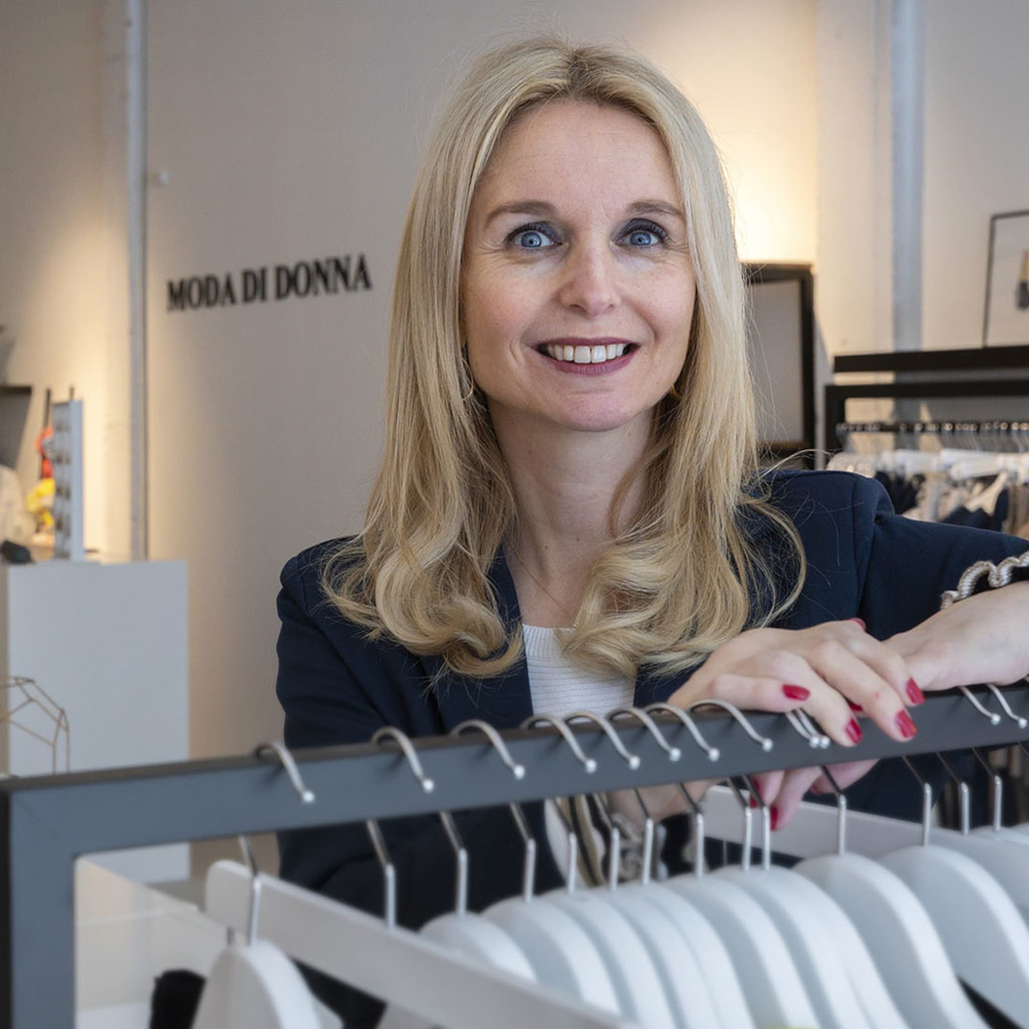 eigenaresse opent tweede winkel moda di donna op speciale locatie