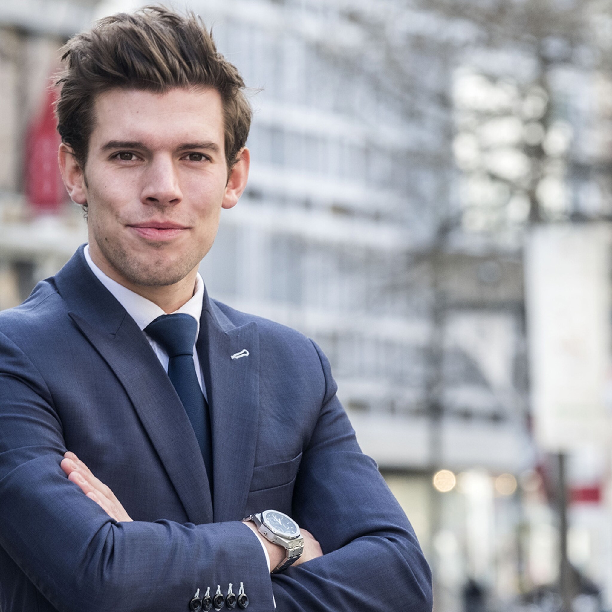 deze jonge ondernemer doet gouden zaken met luxe maatpakken