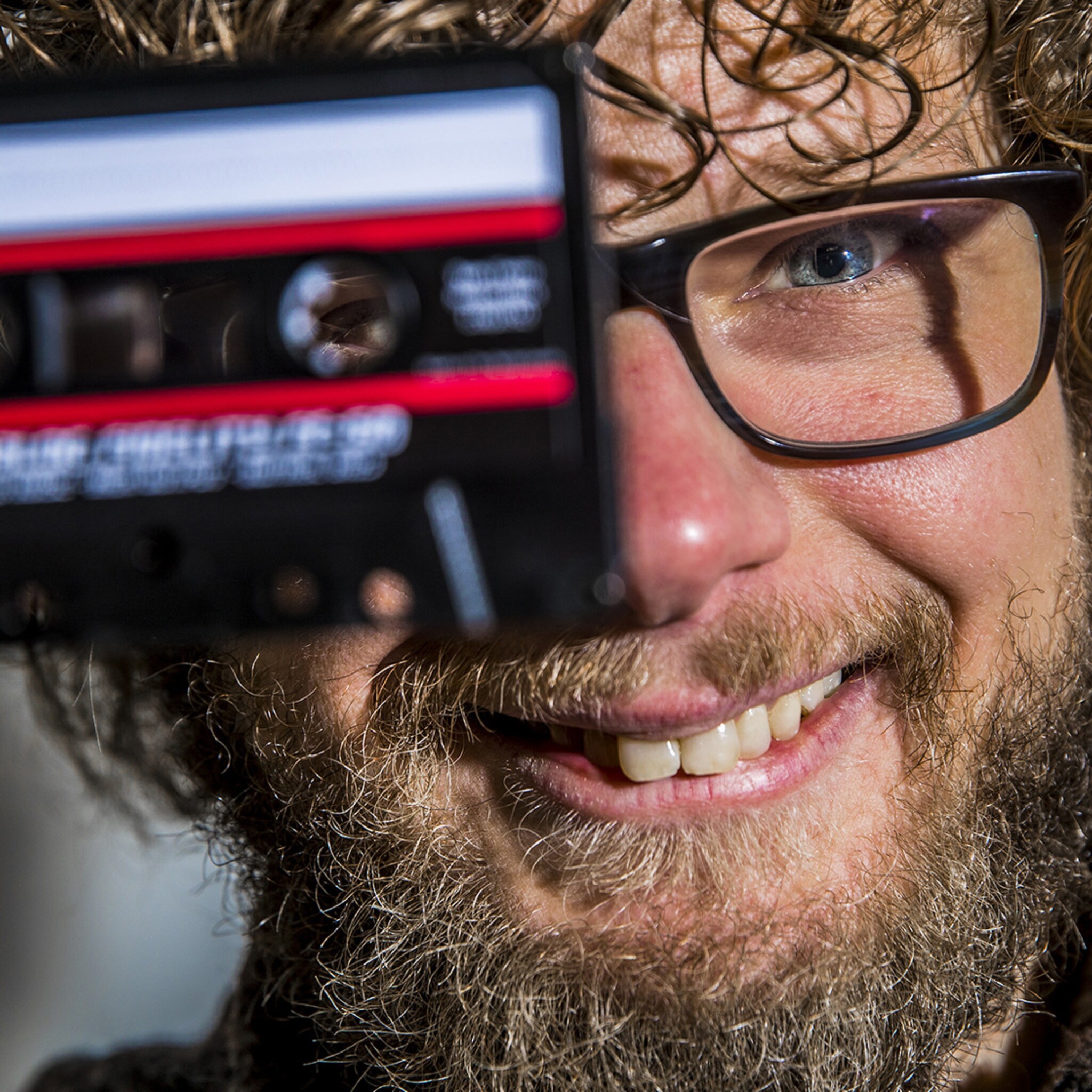thomas baur 36 ziet gat in de markt met enige cassettefabriek in benelux