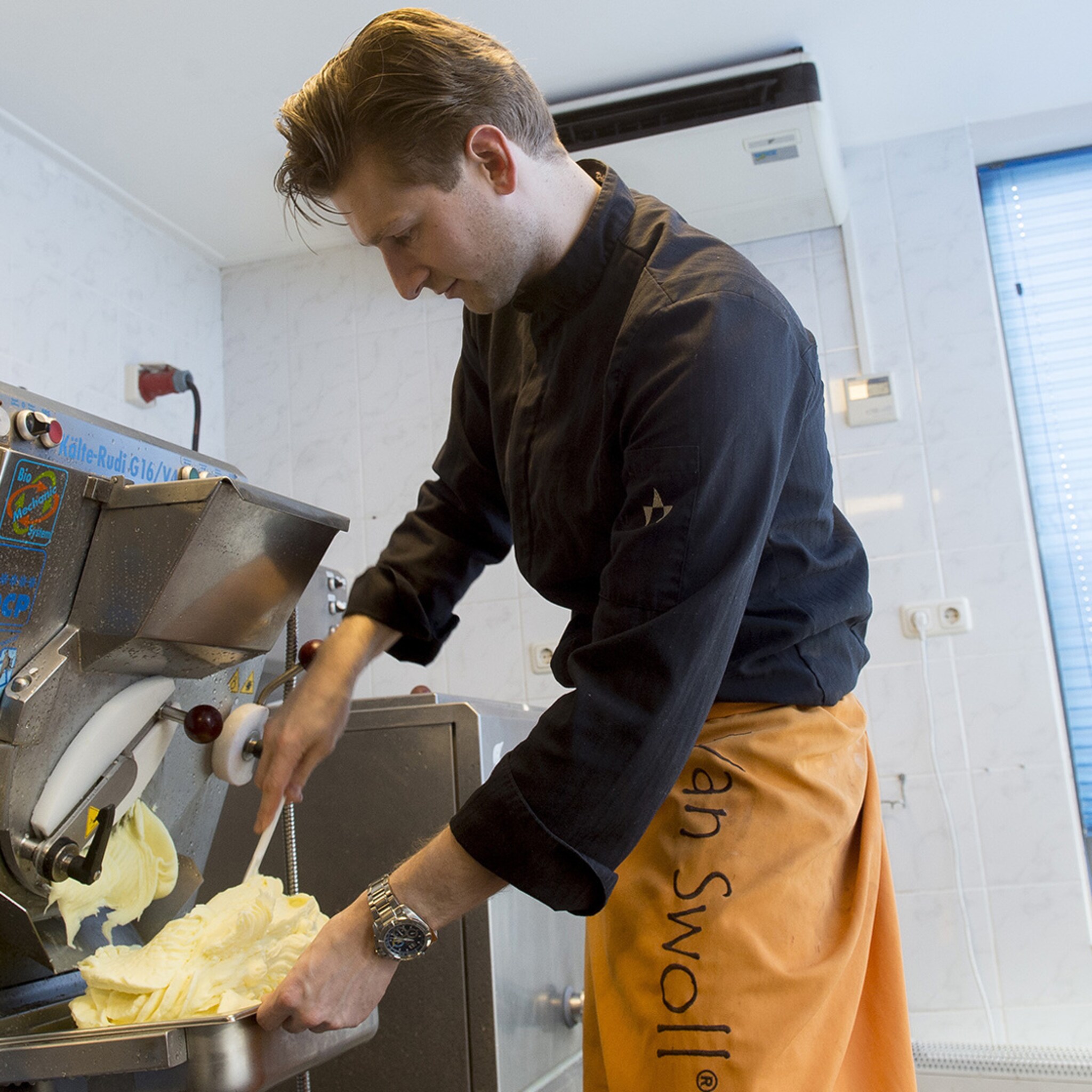 voor de apeldoornse ijssalon van swoll begint het seizoen al vroeg