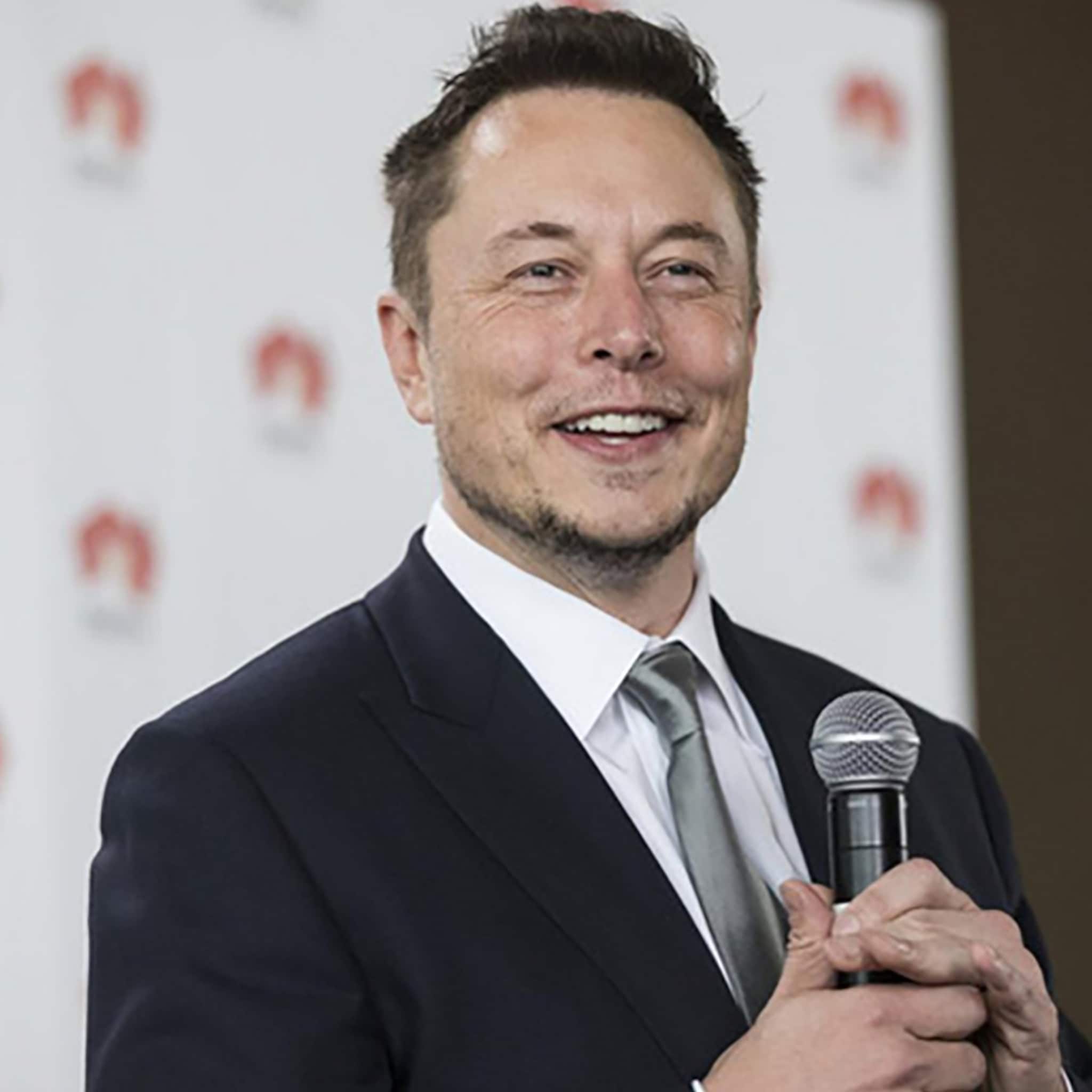 waarom elon musk voor 90 miljoen dollar een tesla de ruimte in schiet