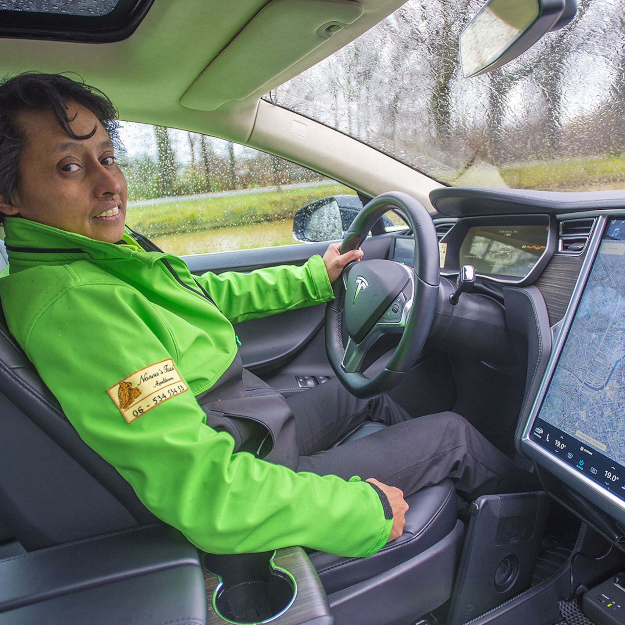 nonna s taxi is eerste elektrische taxibedrijf van apeldoorn