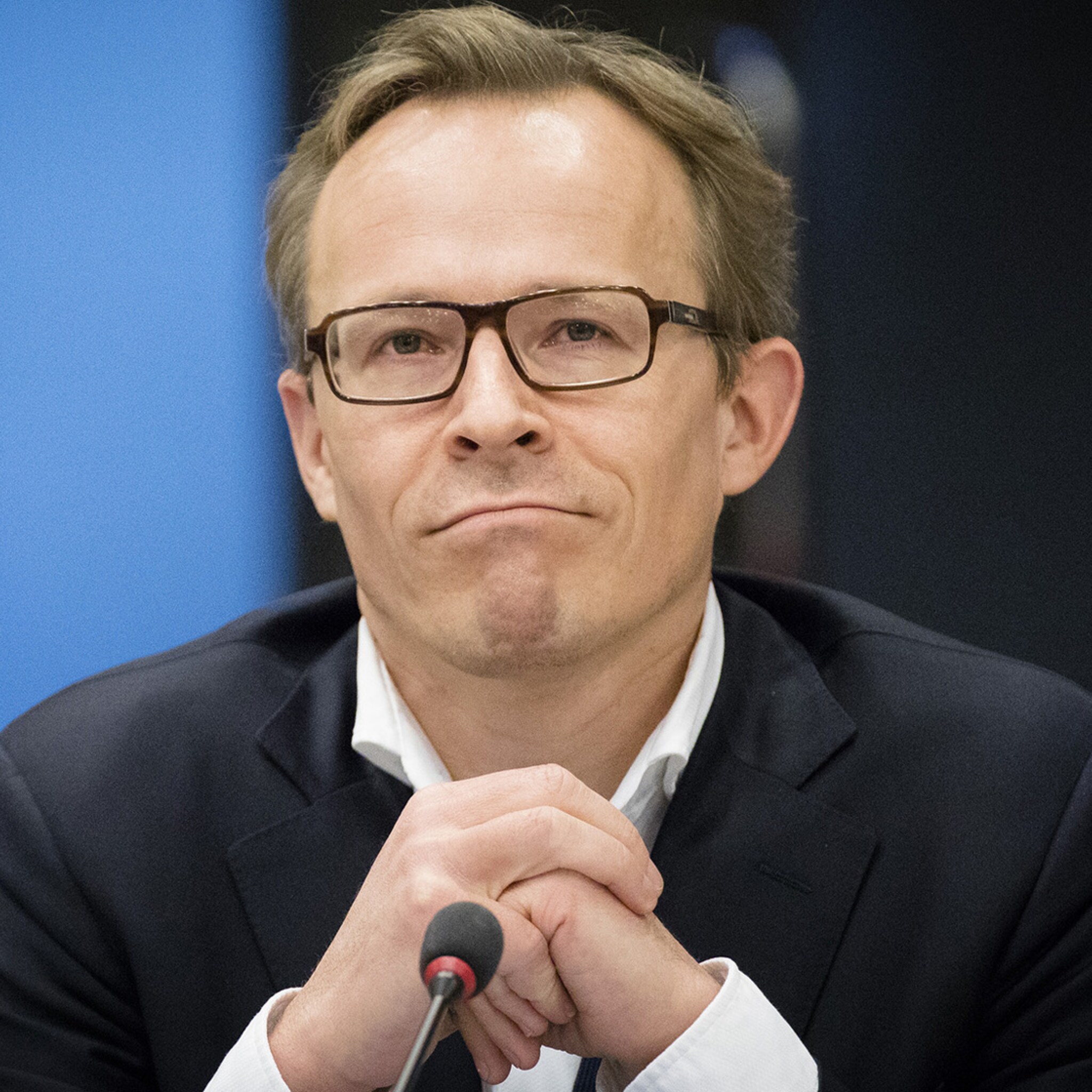 niet met smoes komen dat je buitenlands personeel hebt omdat arbeidsmarkt krap is