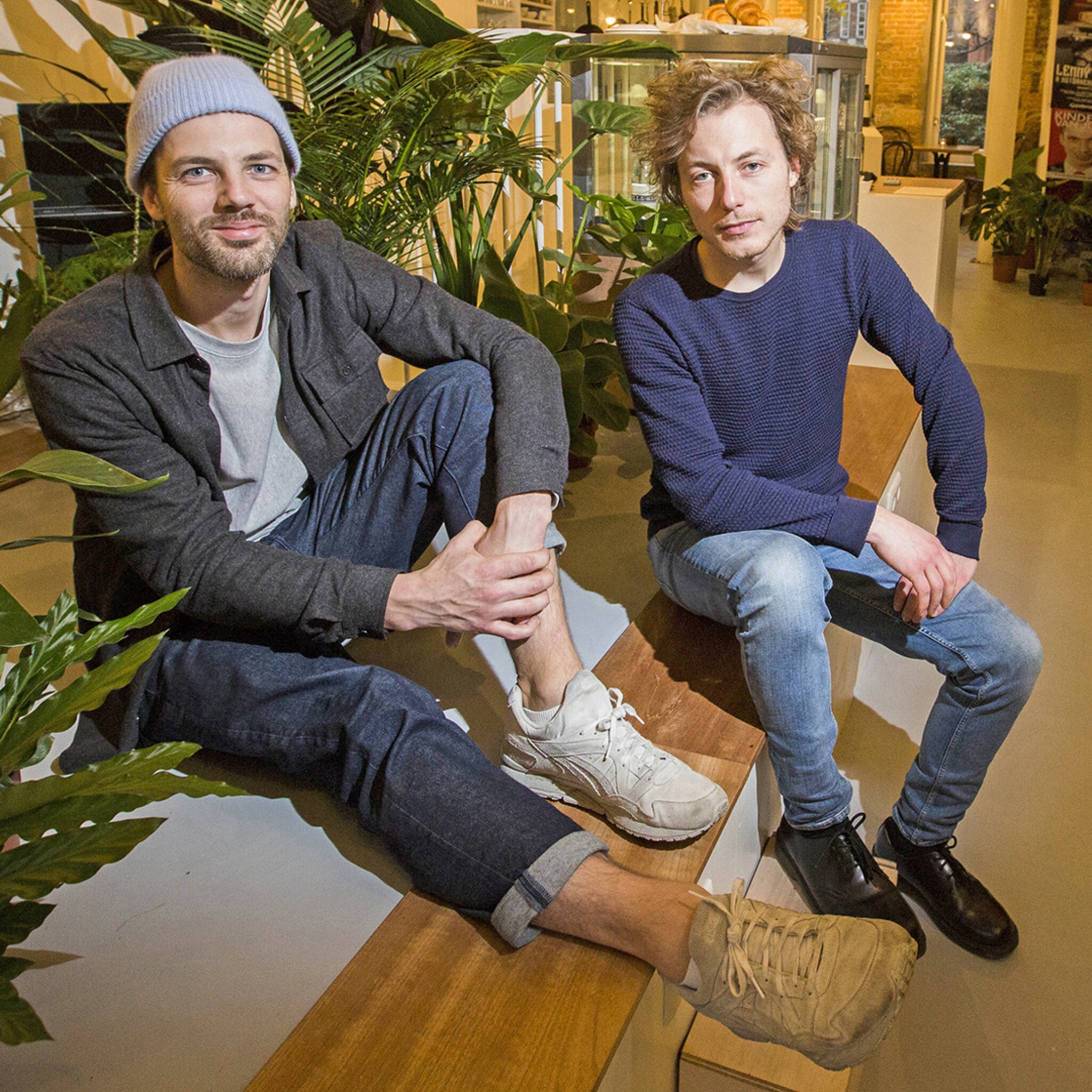 deze haagse muzikant wil van zijn lunchroom een muzikaal walhalla maken