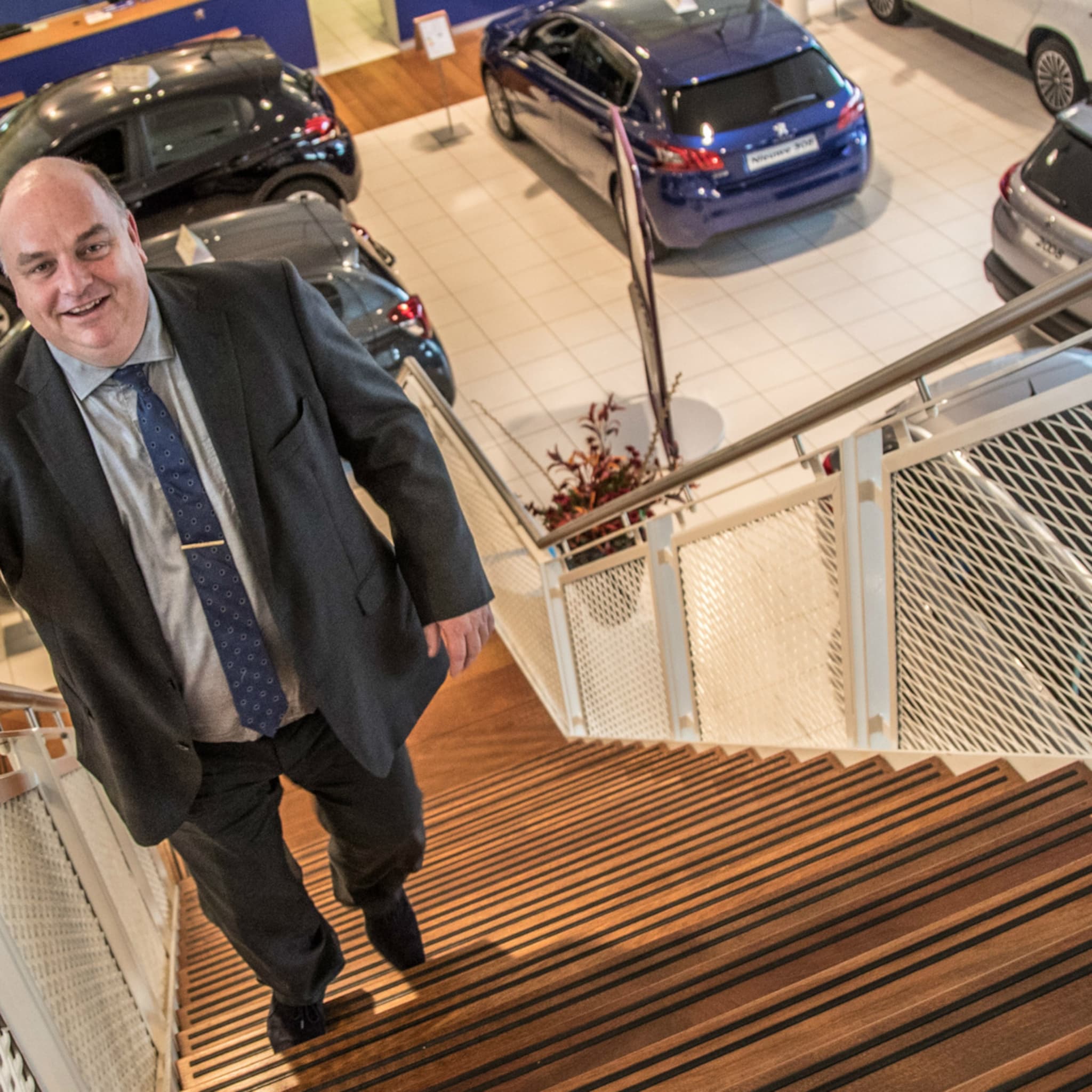auto palace zwolle van een vestiging naar bescheiden imperium