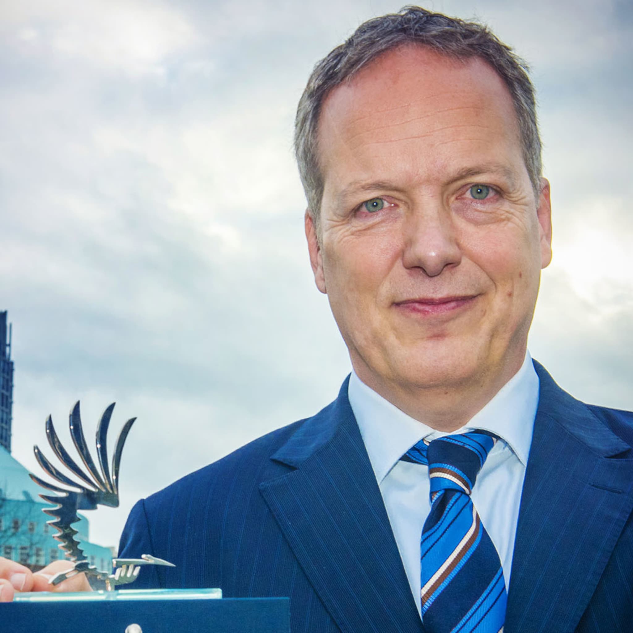 elwin giel the penthouse krijgt ondernemersprijs in den haag
