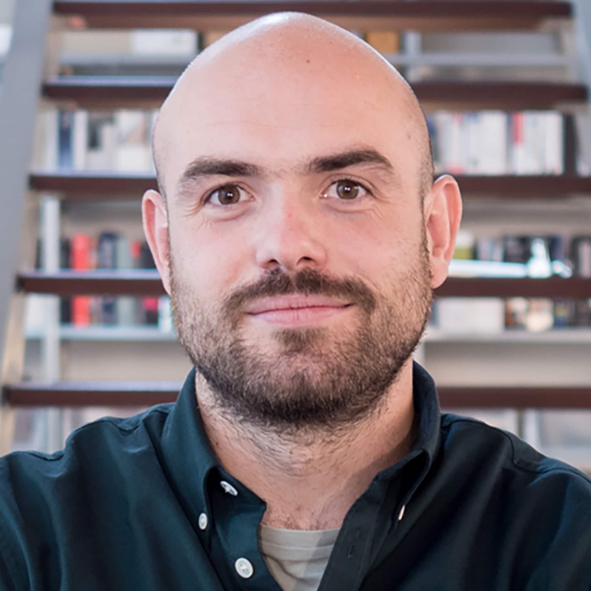 een goed ingerichte winkel met het juiste personeel en goede producten bindt