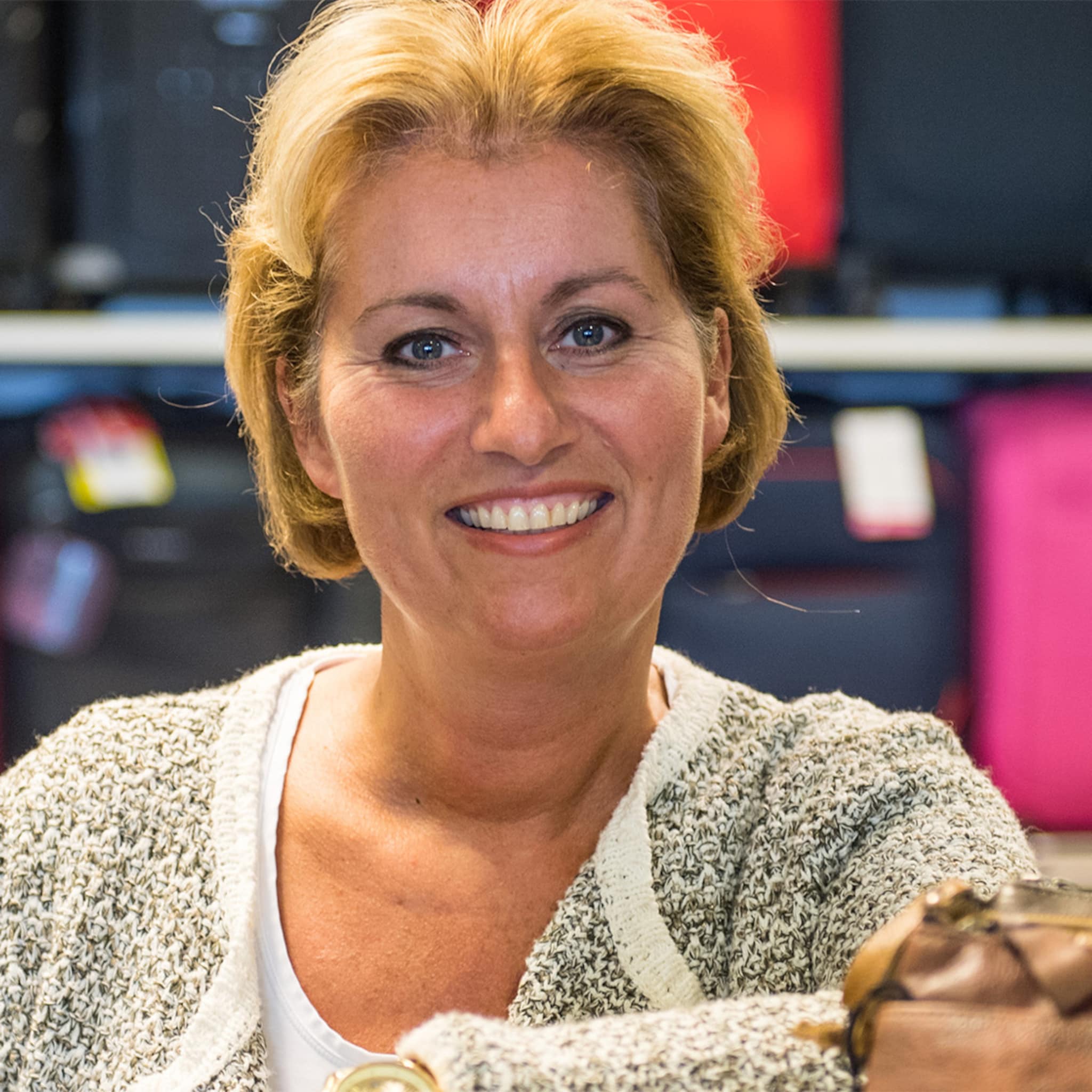 hengelose speciaalzaak holtkamp lederwaren verhuist naar wemenstraat