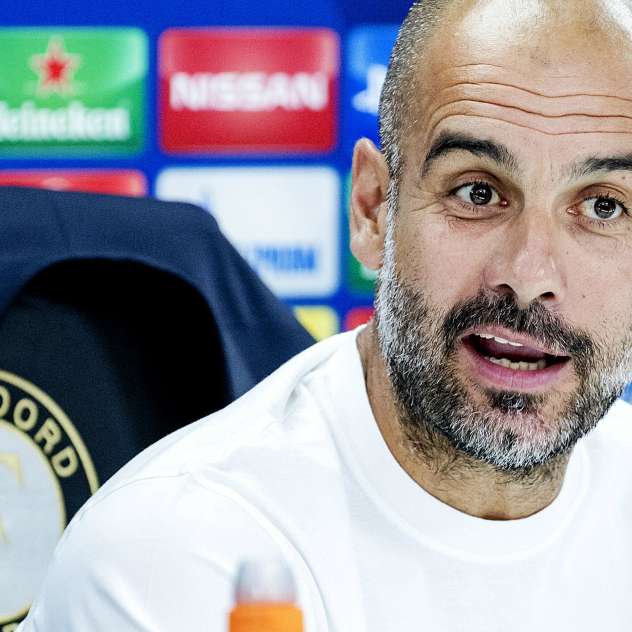manchester city feyenoord voetbalde tegen consortium met miljarden van sjeik