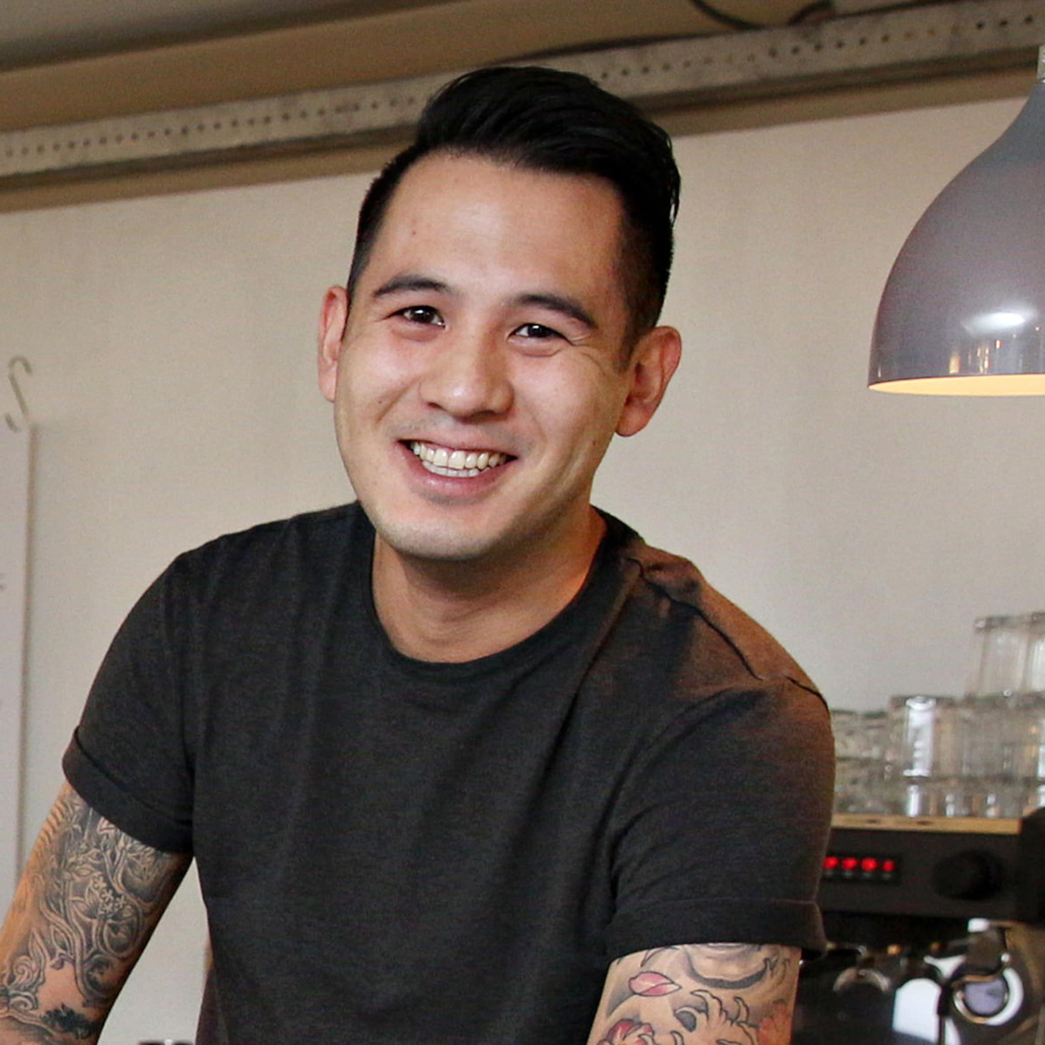 rotterdamse ondernemer opent indonesische koffiezaak