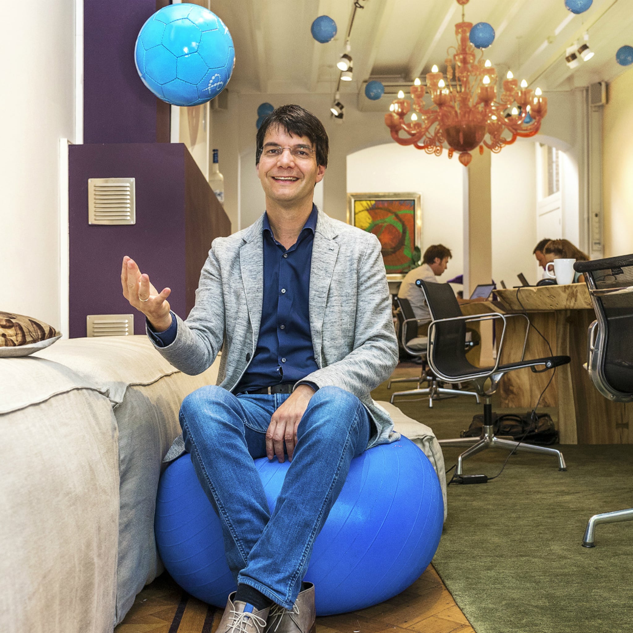 werken bij de open haard gewoon alsof je thuis bent