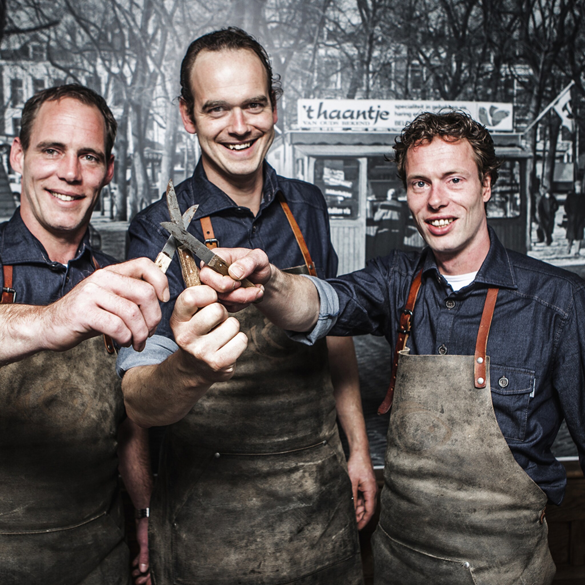 bij vishandel ruud den haan in rotterdam eet je de beste haring van nederland