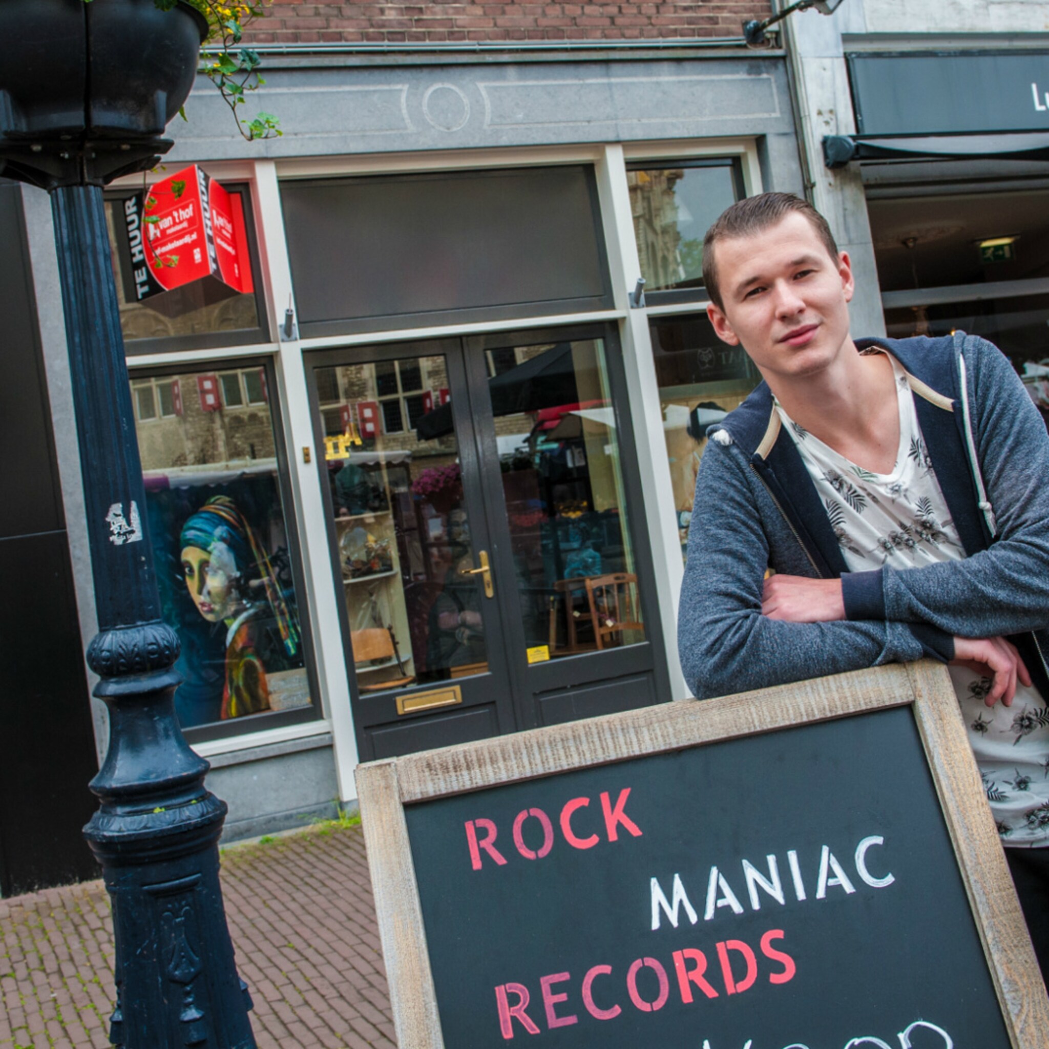 jonge platenverkoper stapt over naar groter pand op toplocatie in gouda